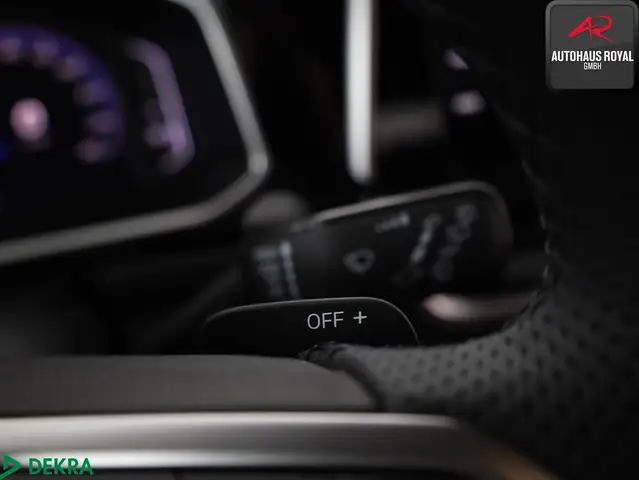 Volkswagen T-Roc view 15