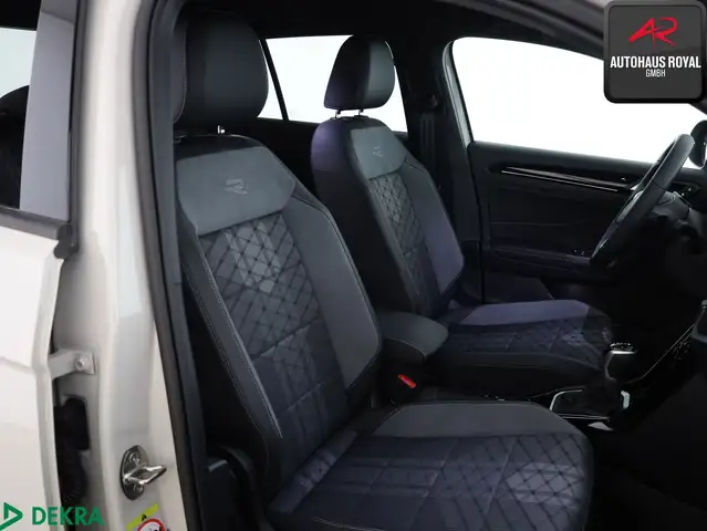 Volkswagen T-Roc view 10
