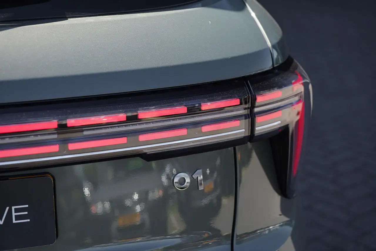 Lynk & Co 01