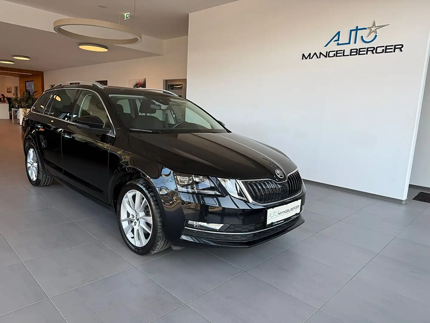 Skoda Octavia Combi 2,0 TDI Style Limited DSG Schwarz - 1