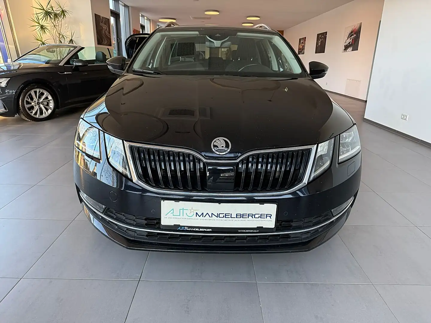 Skoda Octavia Combi 2,0 TDI Style Limited DSG Schwarz - 2