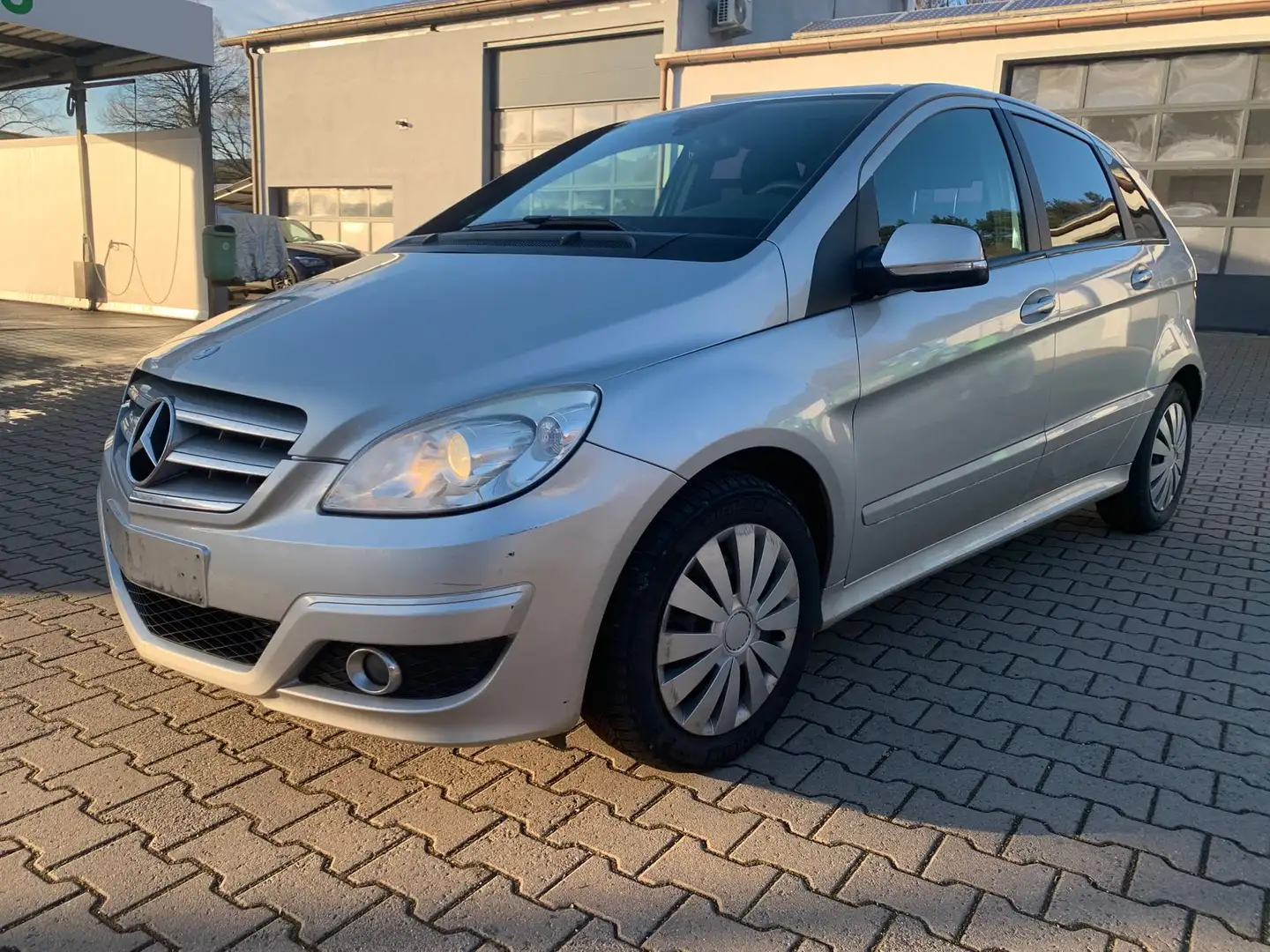 Mercedes-Benz B 180 CDI Silber - 2