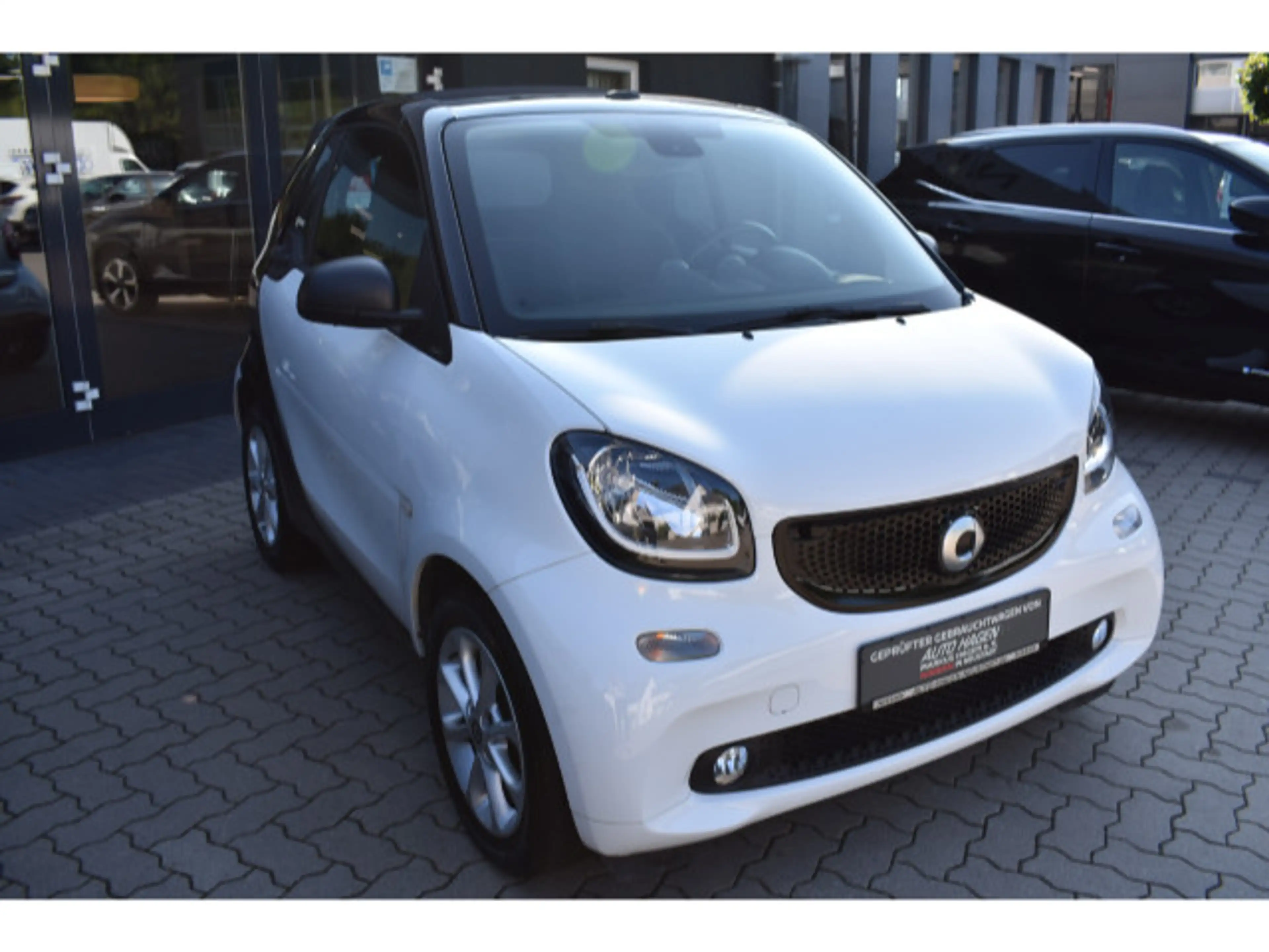 smart forTwo fortwo cabrio passion Automatik Ganzjahresreifen — photo 6