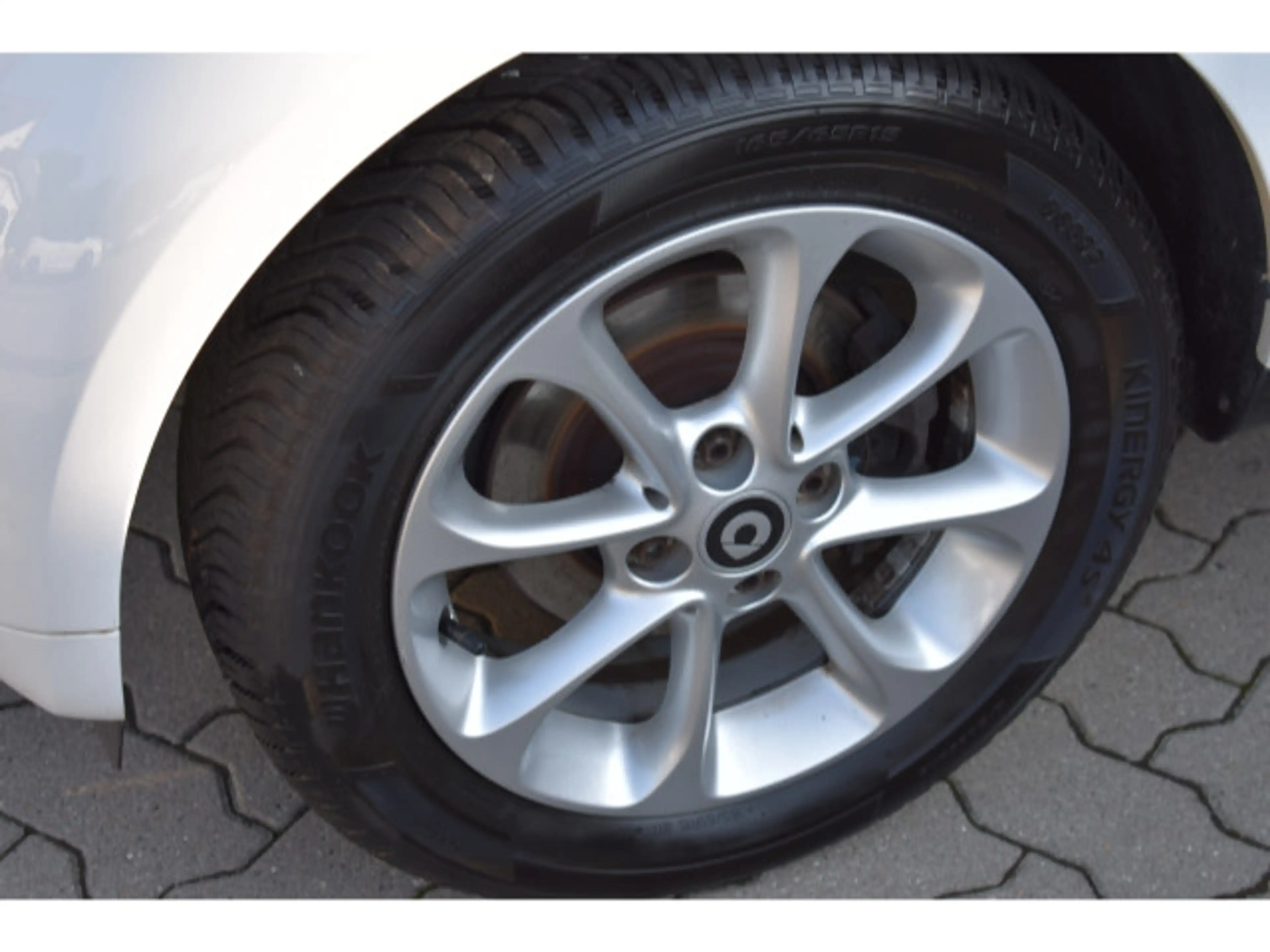 smart forTwo fortwo cabrio passion Automatik Ganzjahresreifen — photo 15