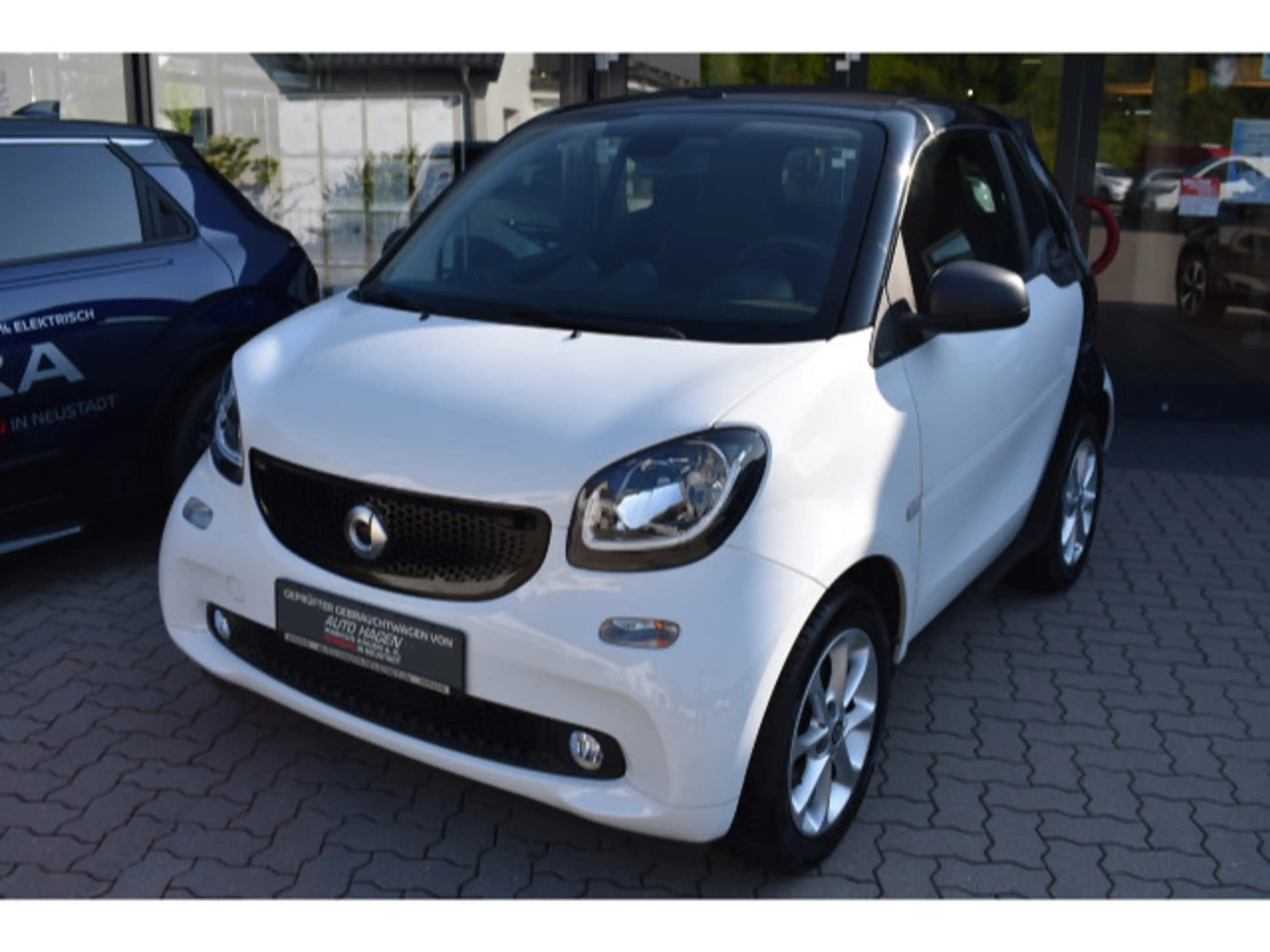 smart forTwo fortwo cabrio passion Automatik Ganzjahresreifen — photo 9