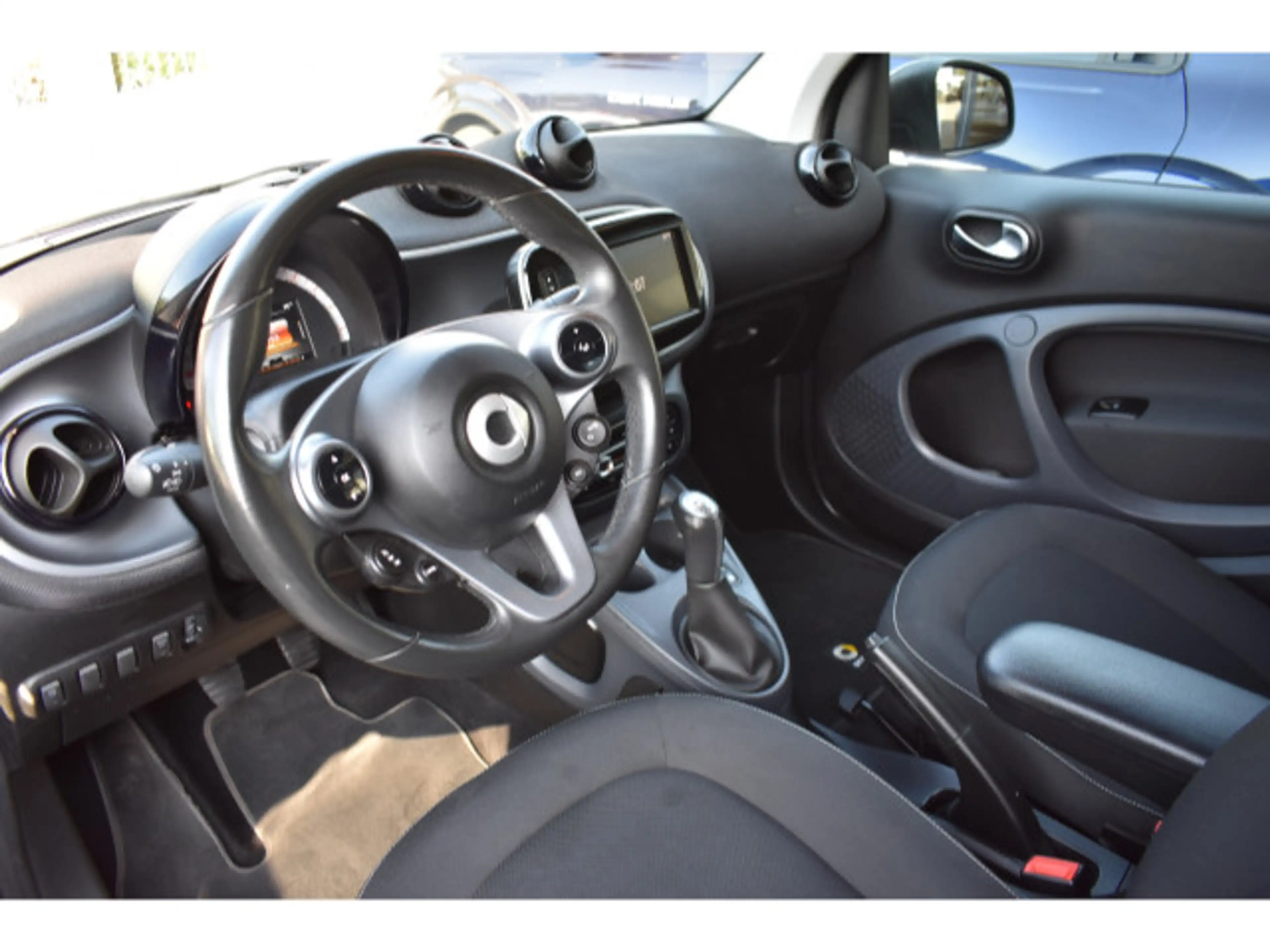 smart forTwo fortwo cabrio passion Automatik Ganzjahresreifen — photo 11