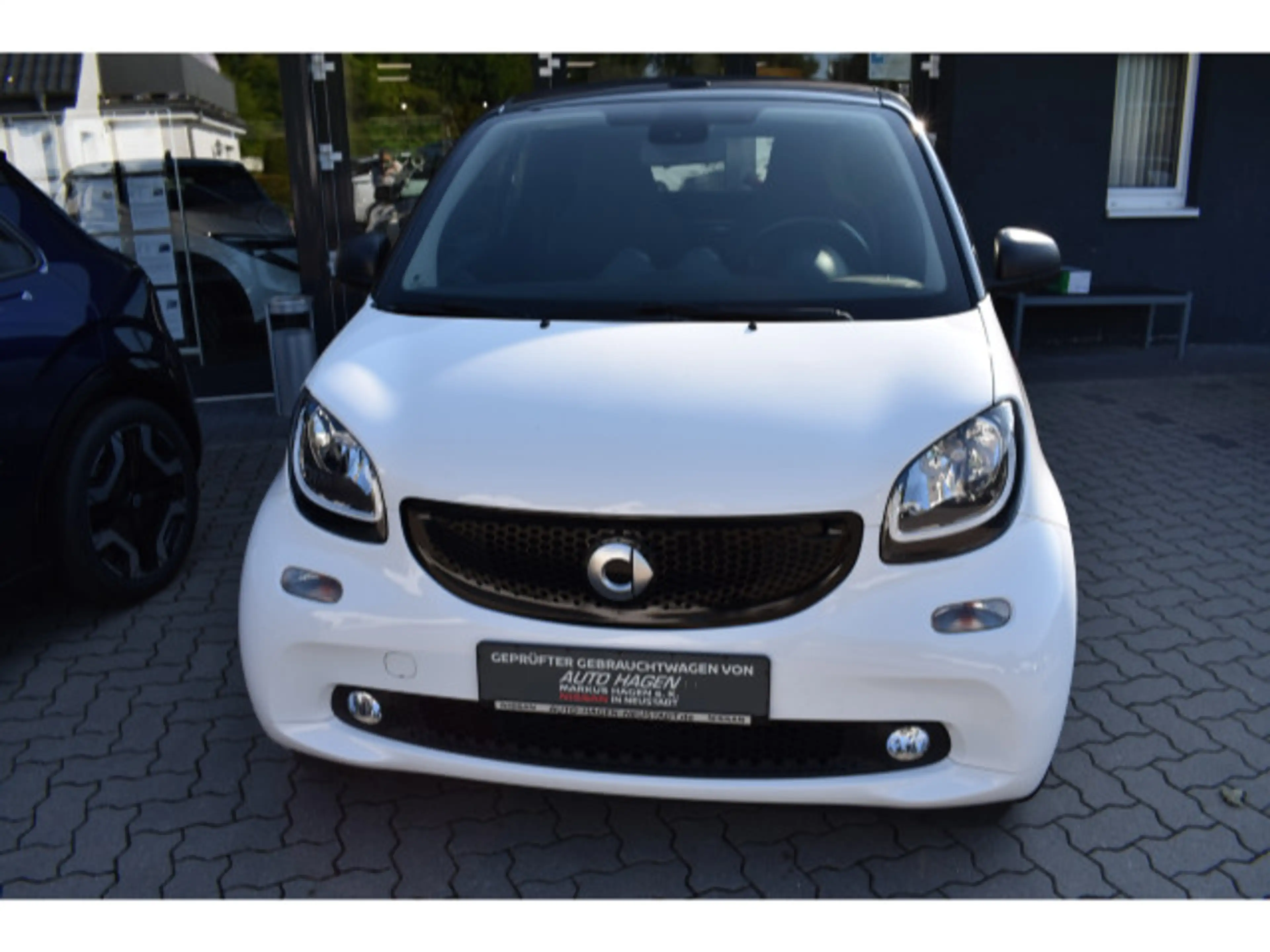 smart forTwo fortwo cabrio passion Automatik Ganzjahresreifen — photo 4