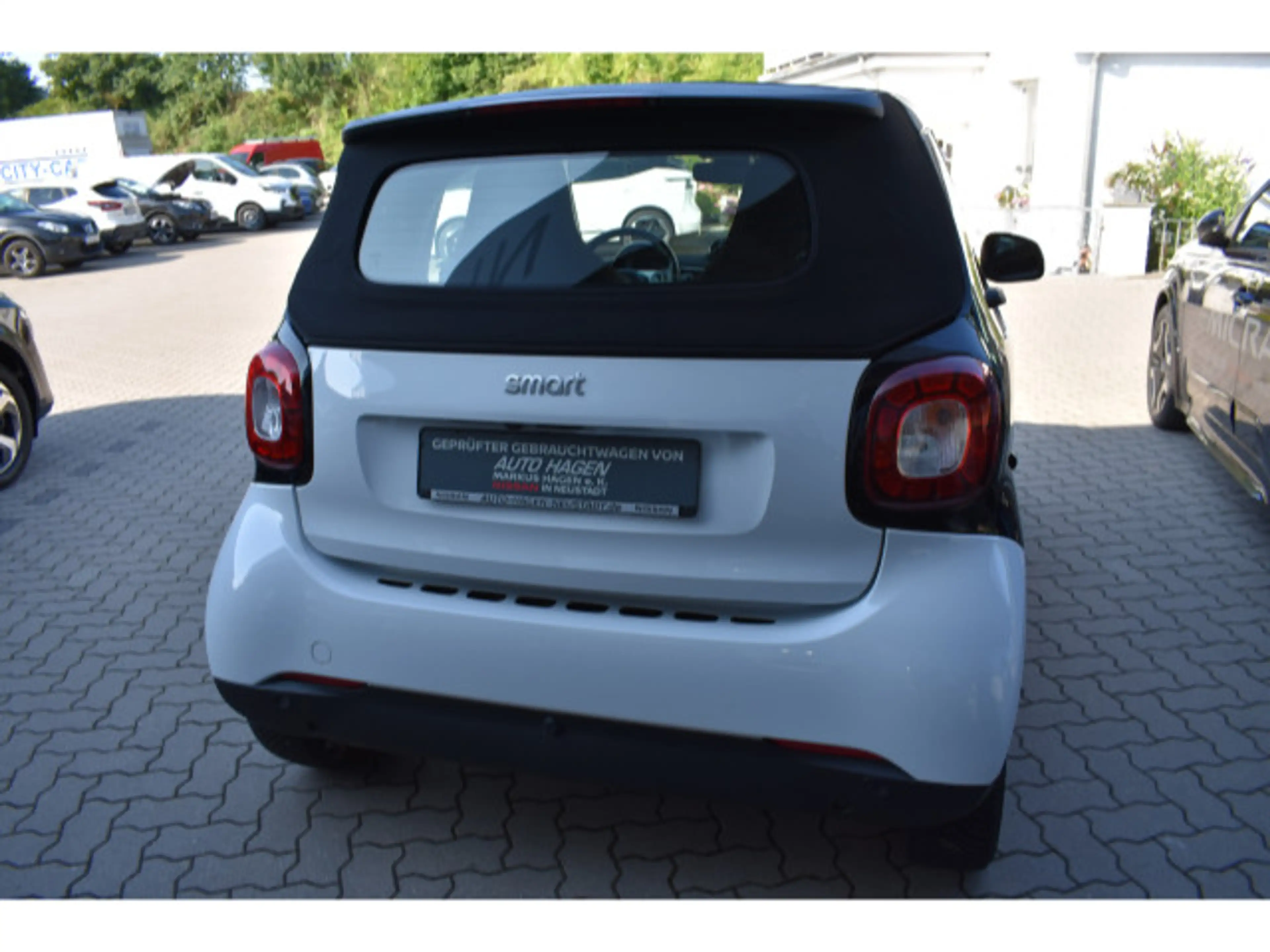 smart forTwo fortwo cabrio passion Automatik Ganzjahresreifen — photo 8