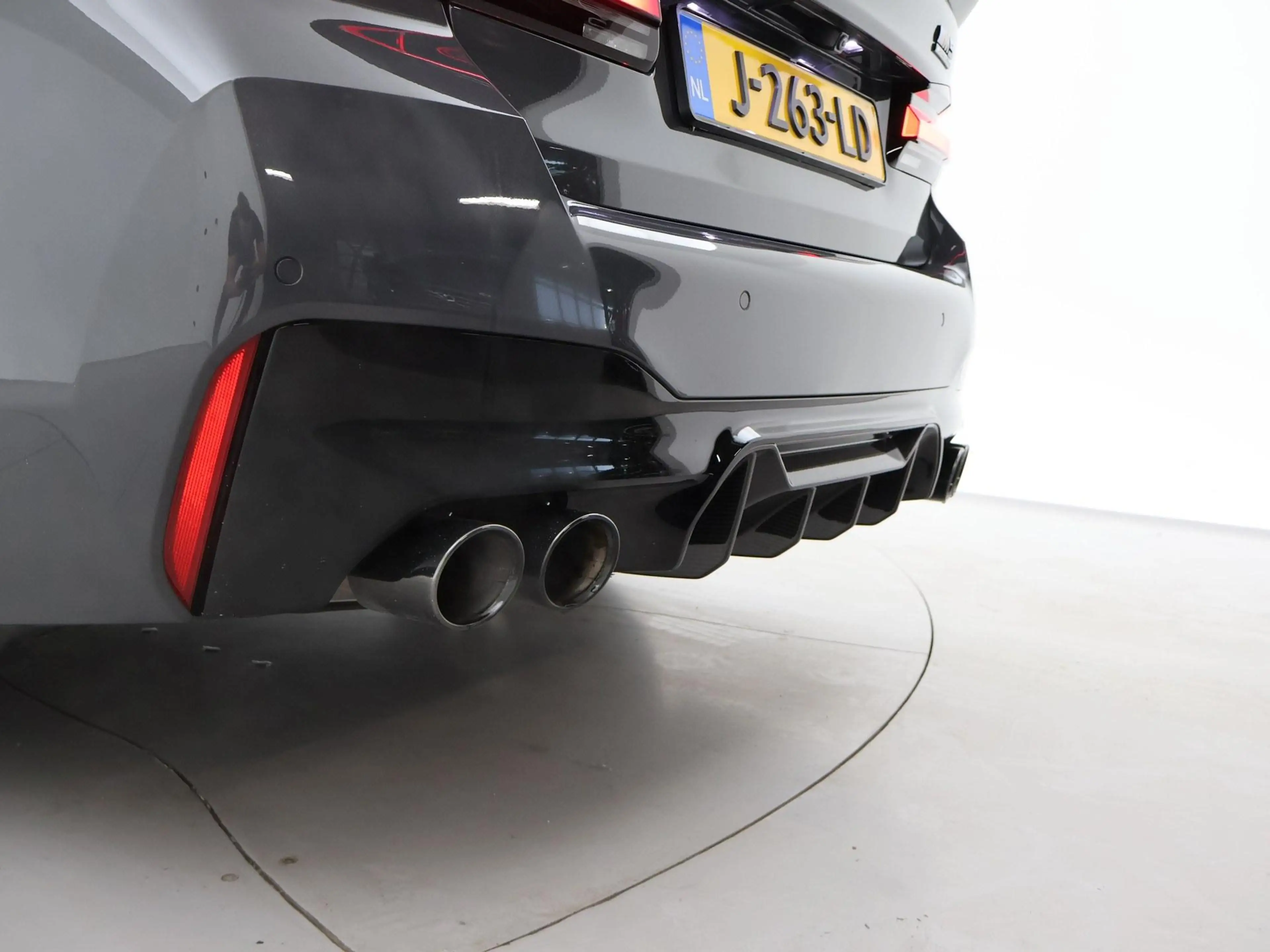 BMW M5 COMPETITION 740 PK FACELIFT MODEL ORIGINEEL NEDERL — photo 16