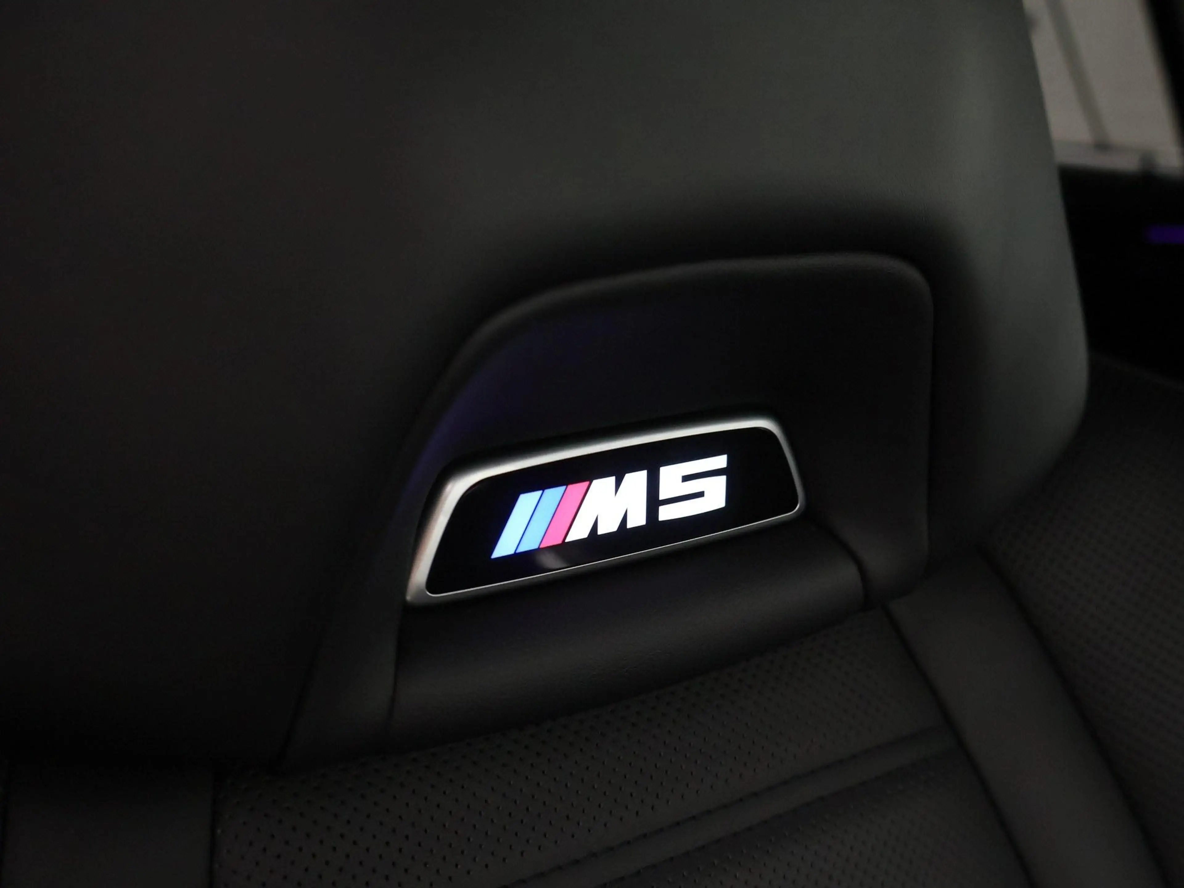 BMW M5 COMPETITION 740 PK FACELIFT MODEL ORIGINEEL NEDERL — photo 9