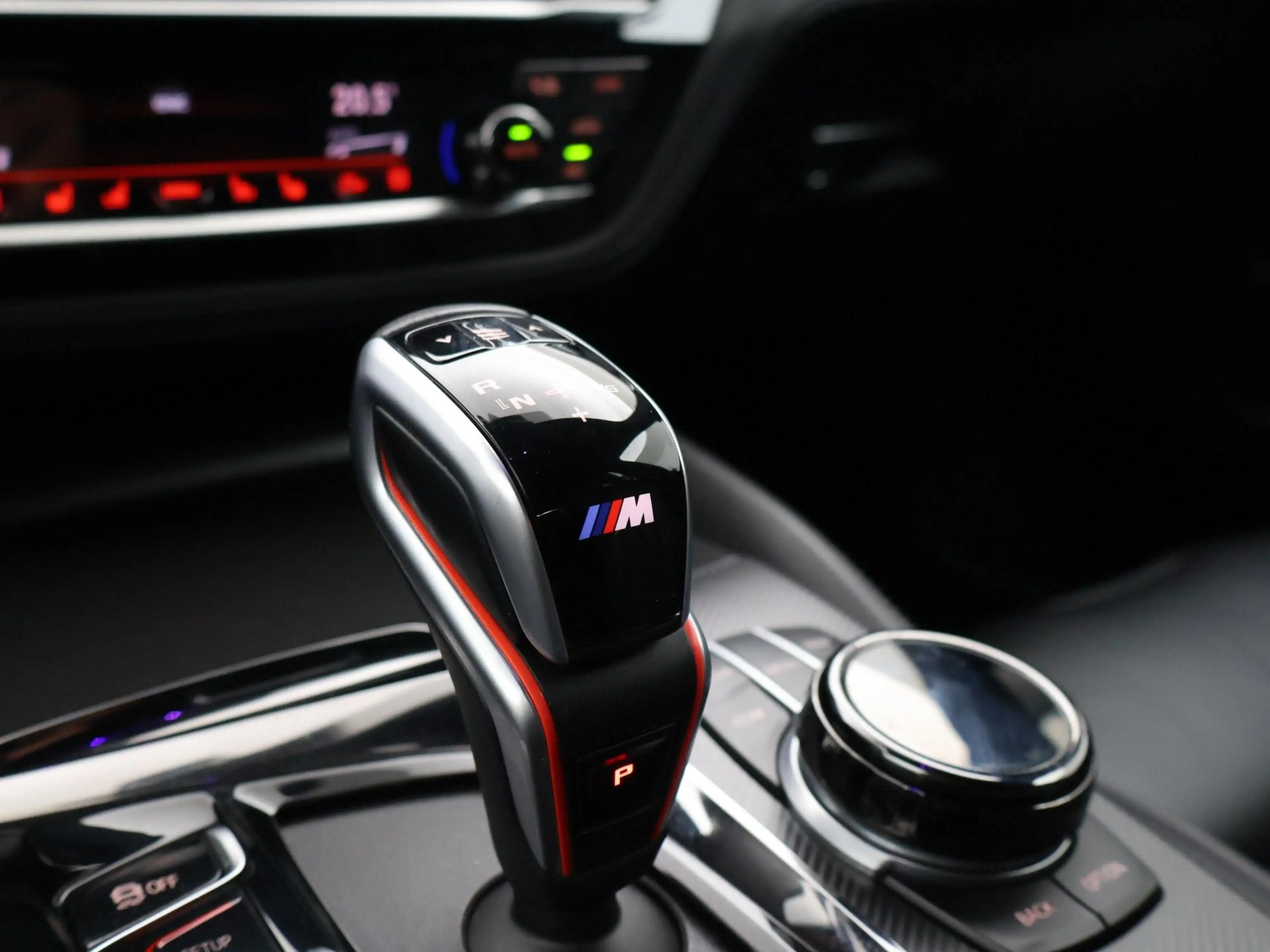 BMW M5 COMPETITION 740 PK FACELIFT MODEL ORIGINEEL NEDERL — photo 26