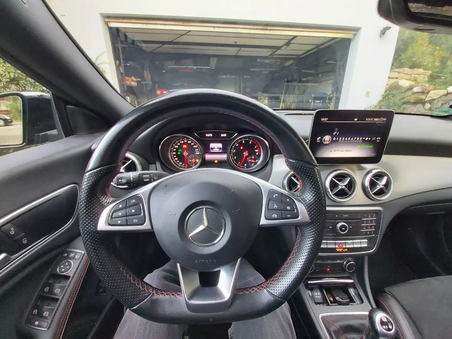 Mercedes-Benz CLA 200 CLA+Shooting+Brake+Shooting+Brake+AMG+Line Braun - 2