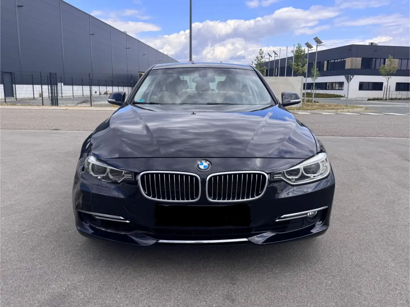 BMW 320 3 Lim. 320 i xDrive/Xenon/PDC/Leder/Navi/SHZ Schwarz - 2