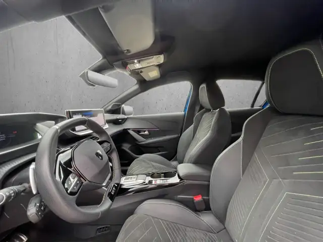 Peugeot 208 view 9