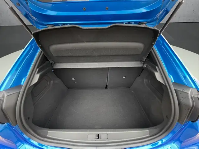 Peugeot 208 view 7
