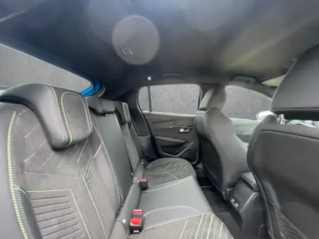 Peugeot 208 view 14