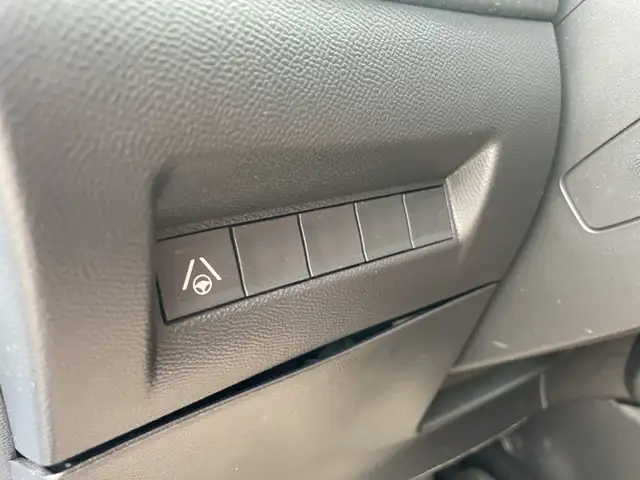 Peugeot 208 view 19
