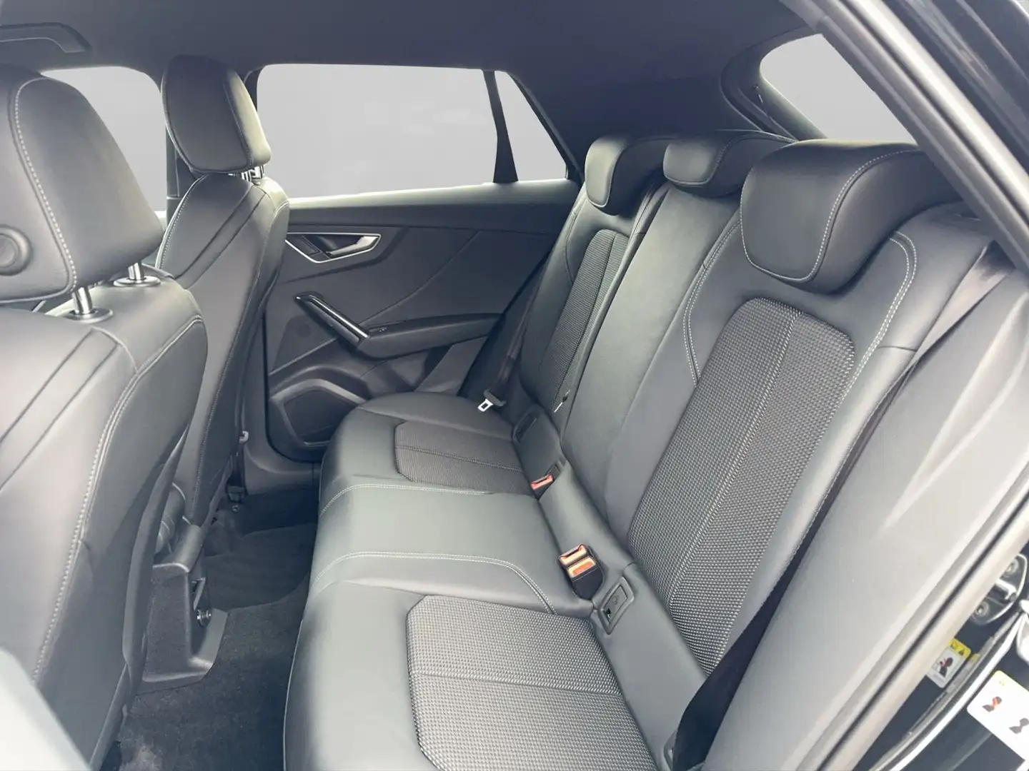 Audi Q2 Q2  S tronic Noir - 2