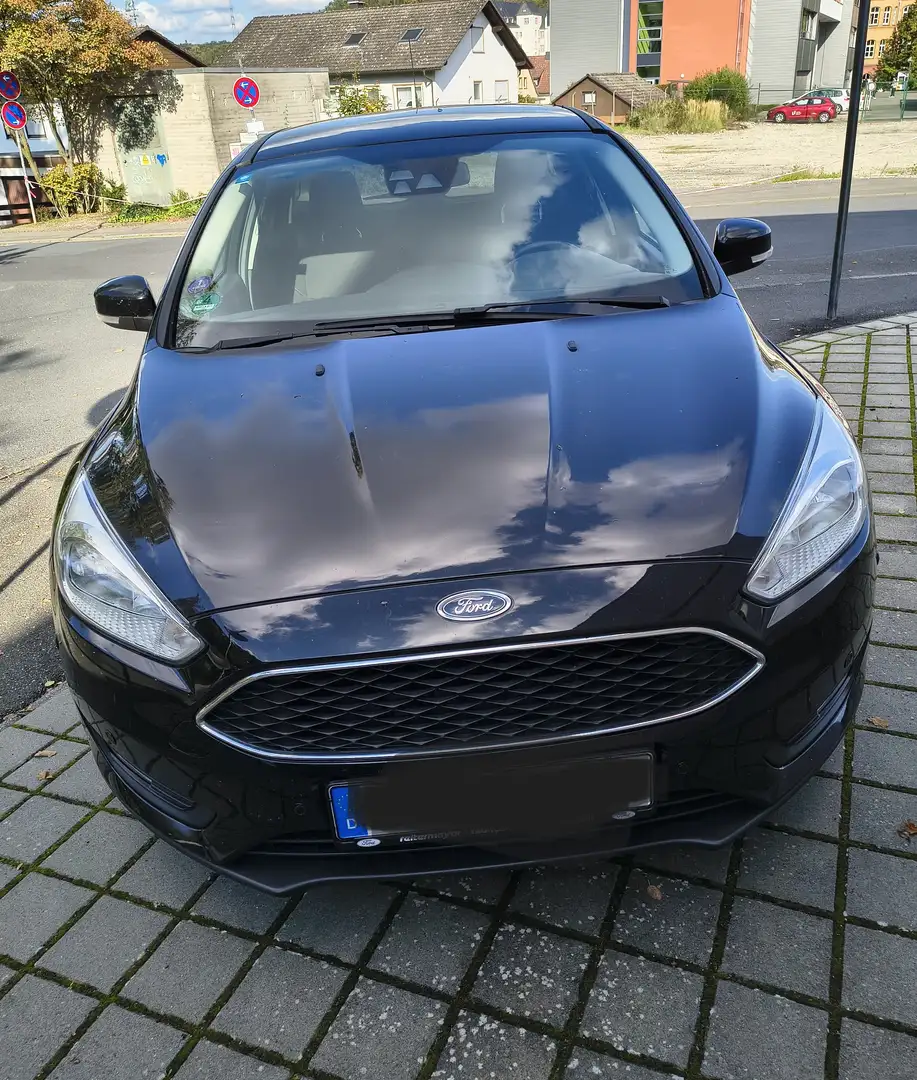 Ford Focus Focus TurnierTurnier 1.0 EcoBoost Business Edition Schwarz - 1