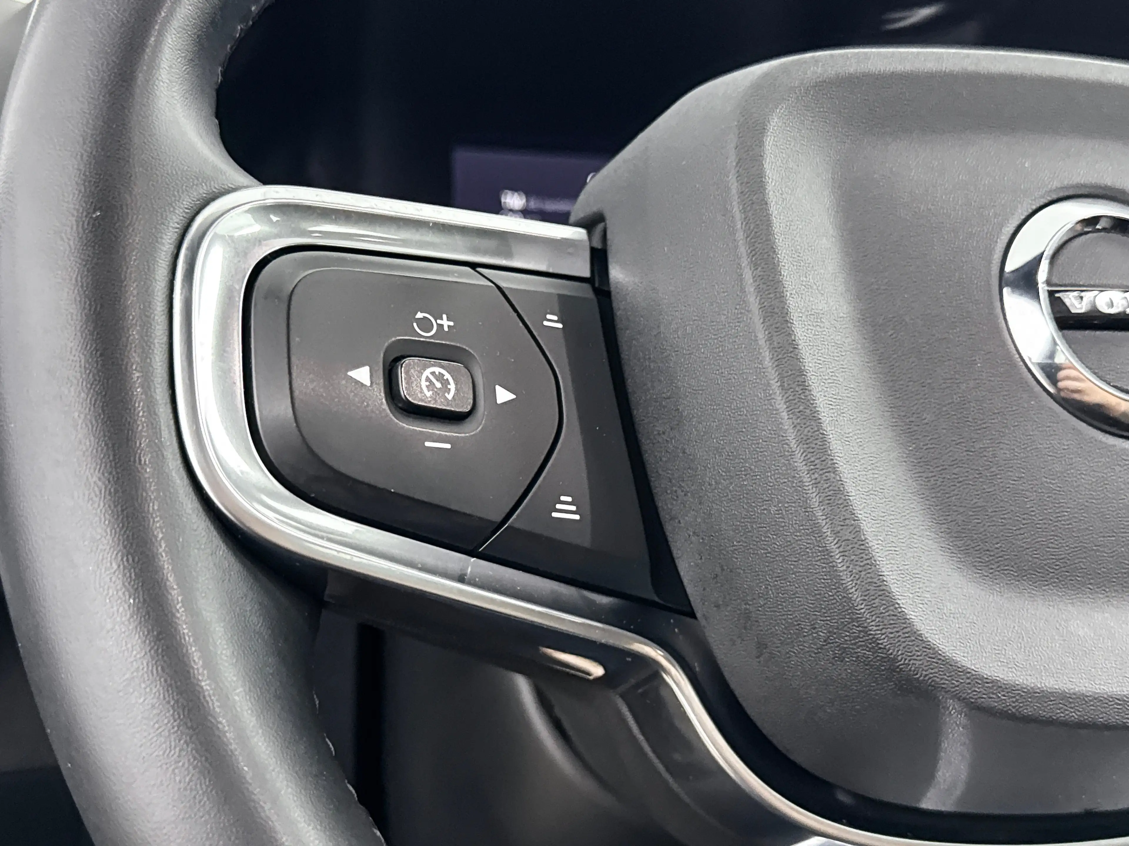 Volvo C40 Single Motor Extended Range Plus 82 kWh | 19" Alls — photo 18