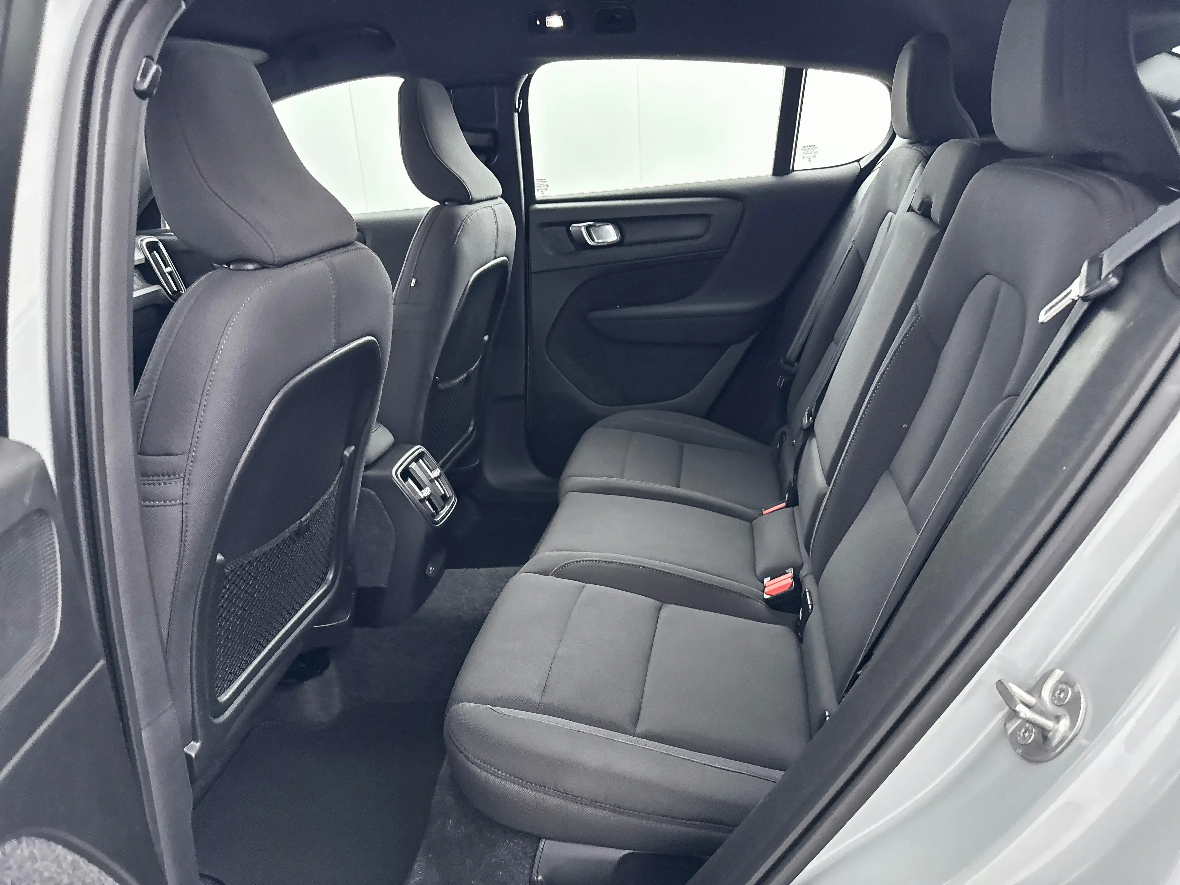 Volvo C40 Single Motor Extended Range Plus 82 kWh | 19" Alls — photo 14