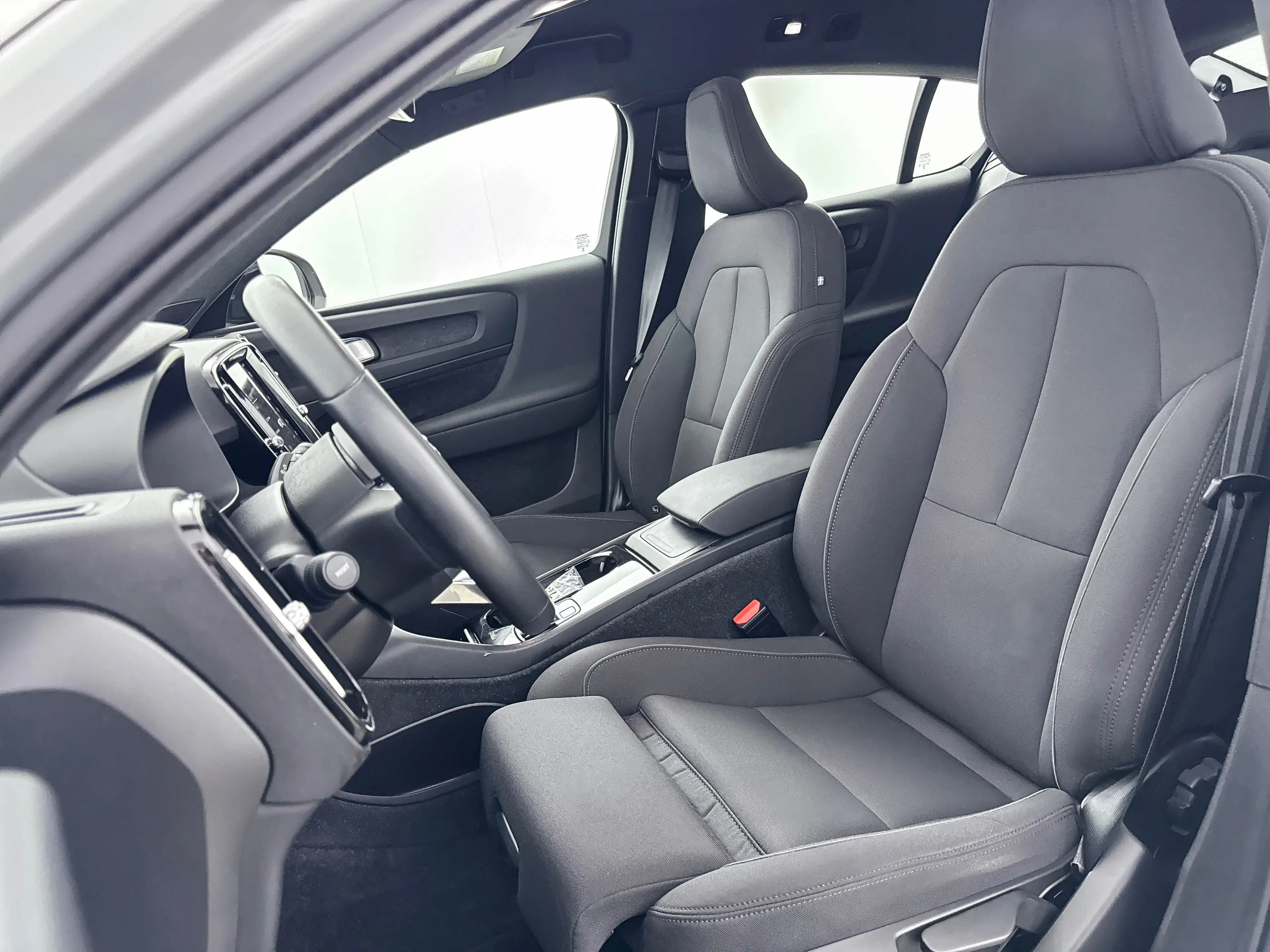 Volvo C40 Single Motor Extended Range Plus 82 kWh | 19" Alls — photo 12