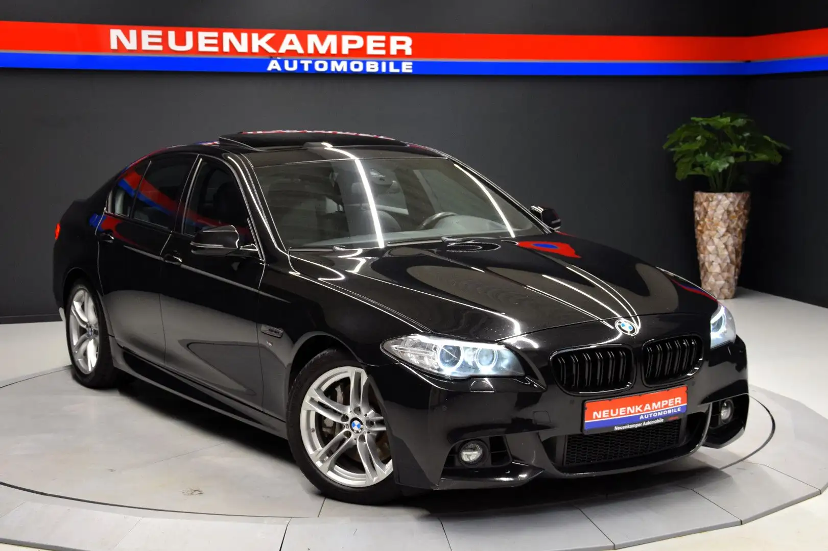 BMW 535 i M Sport Limo HuD Leder Kamera Schiebedach Schwarz - 1