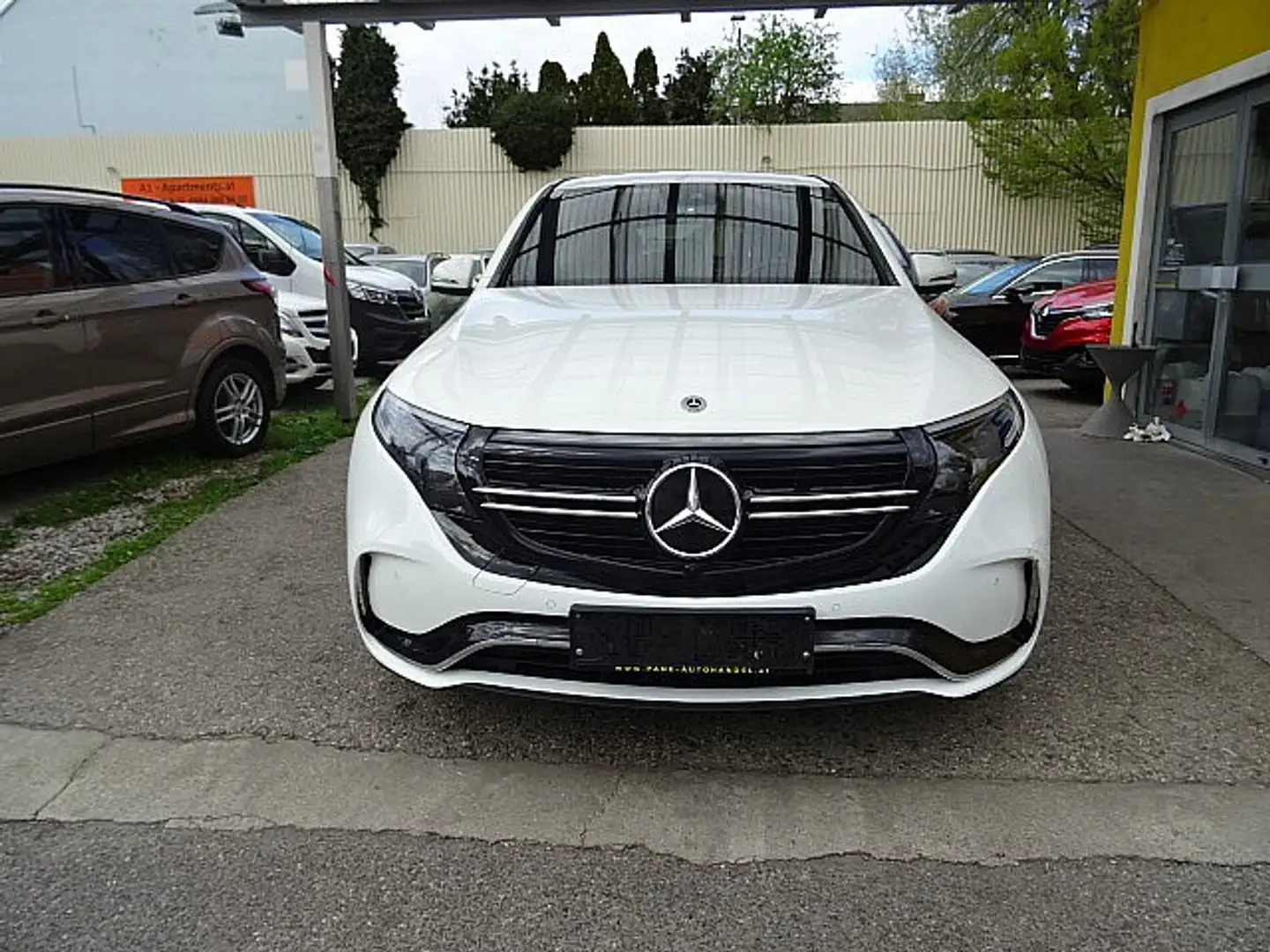 Mercedes-Benz EQC 400 4MATIC AMG Line Weiß - 1