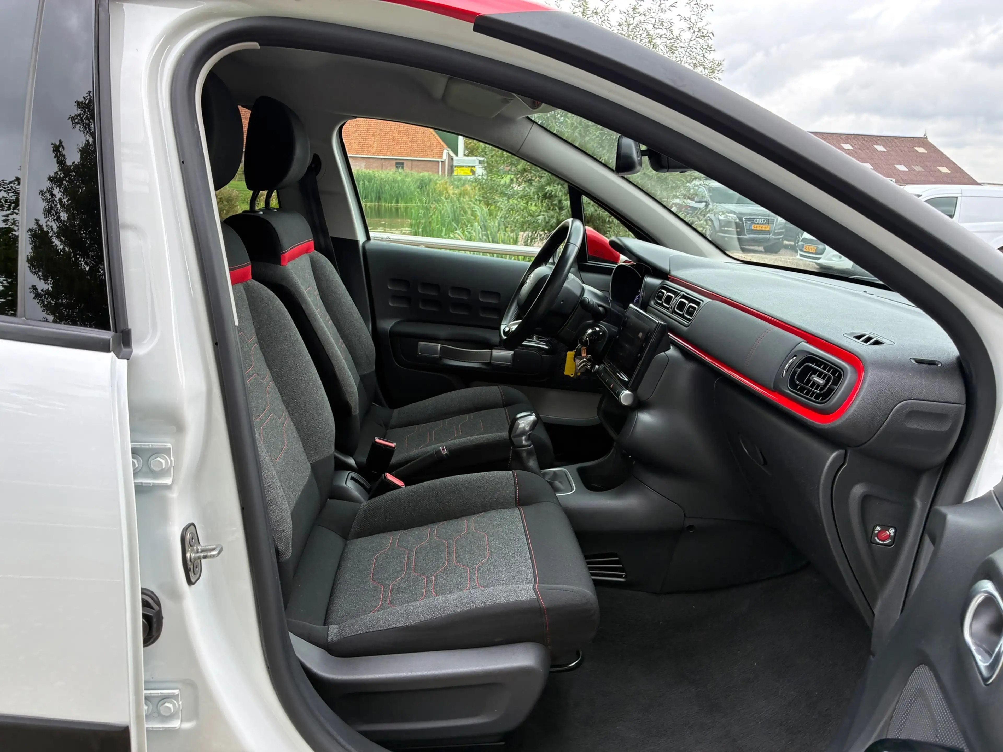 Citroen C3 1.2 PureTech S&S Shine | Camera + Cruise + Navi Nu — photo 7
