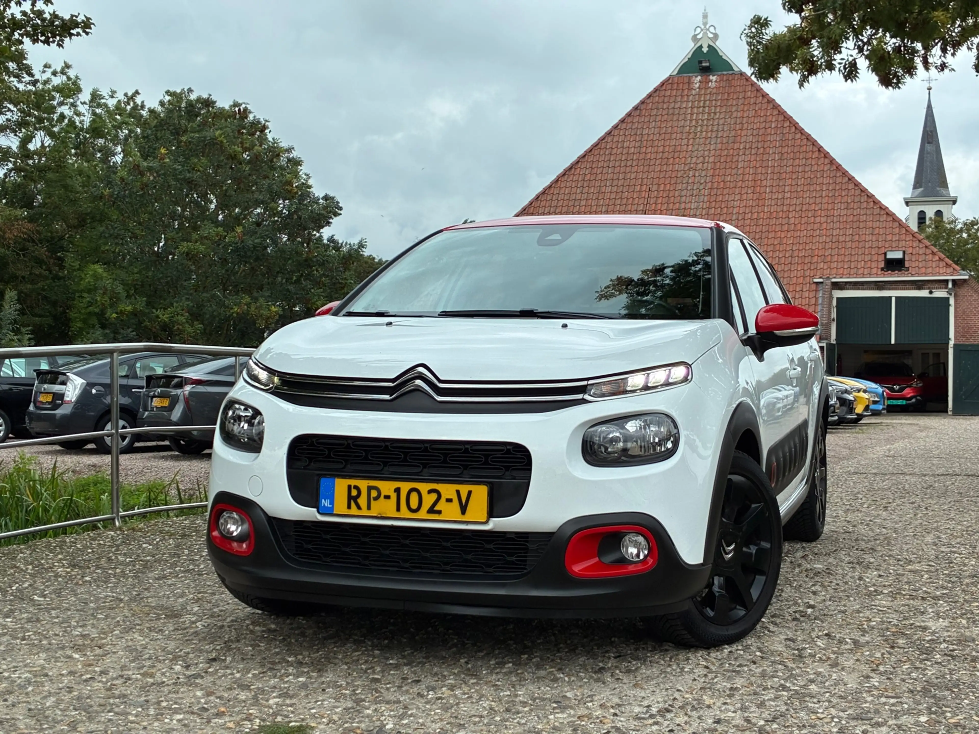 Citroen C3 1.2 PureTech S&S Shine | Camera + Cruise + Navi Nu — photo 4