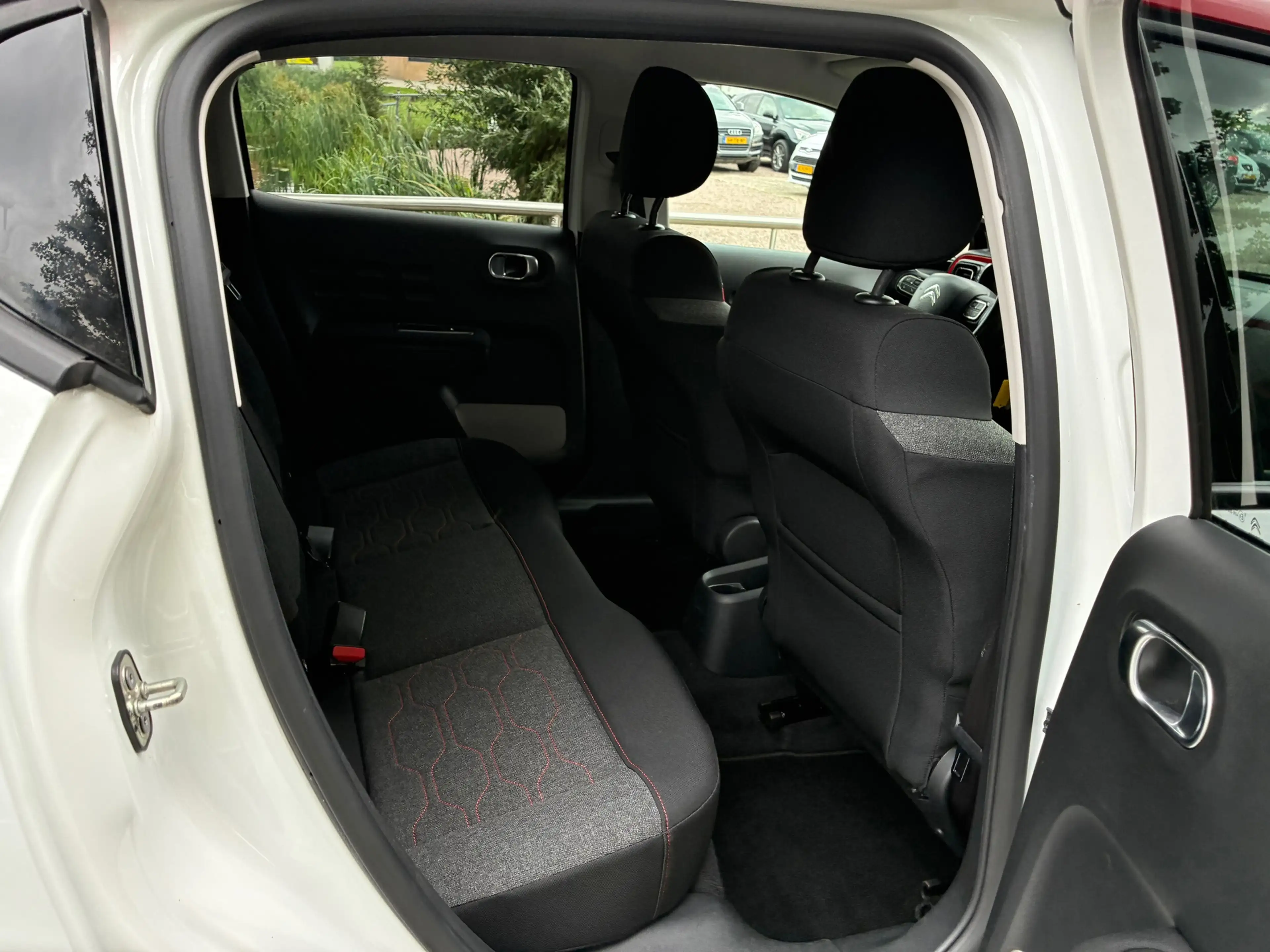 Citroen C3 1.2 PureTech S&S Shine | Camera + Cruise + Navi Nu — photo 8