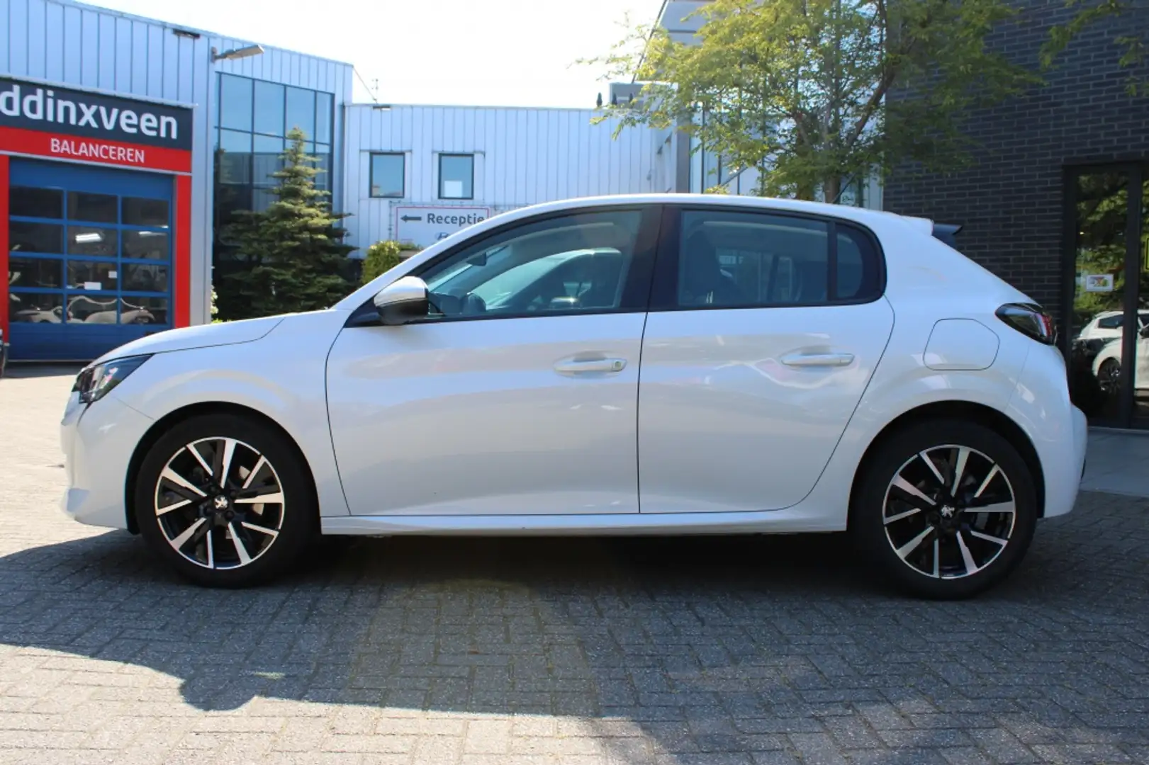 Peugeot 208 1.2 PureTech Allure Carplay/Pano "RIJKLAARPRIJS" Weiß - 2