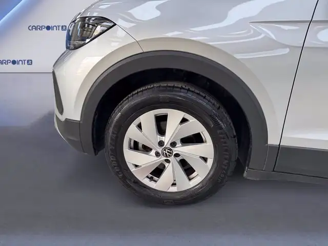 Volkswagen T-Cross view 15