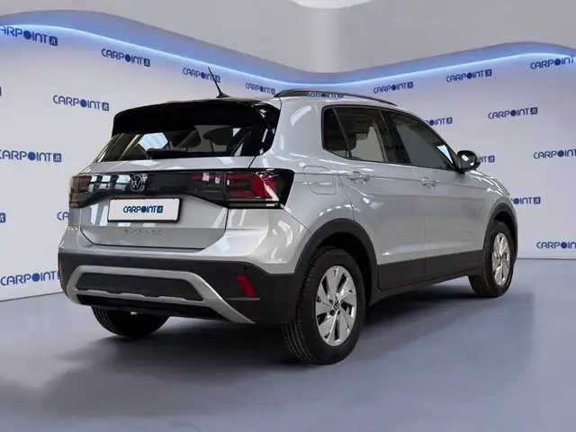 Volkswagen T-Cross view 6