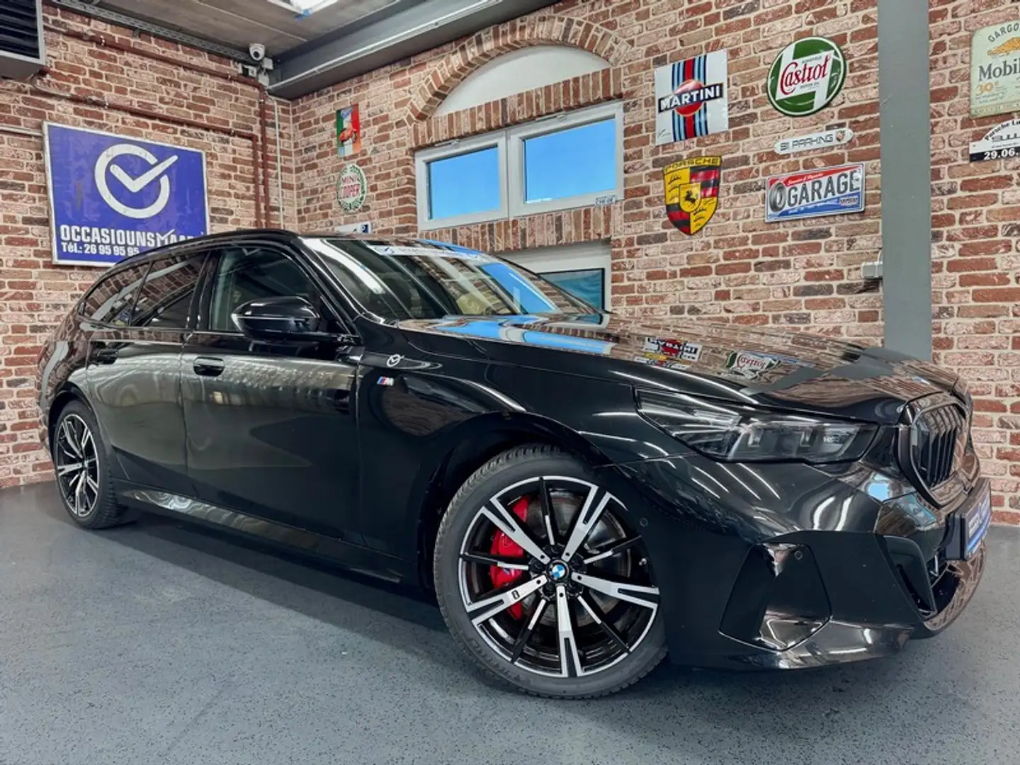 BMW 540 540dA Touring 3.0 303cv Auto xDrive M-SPORT Noir - 1