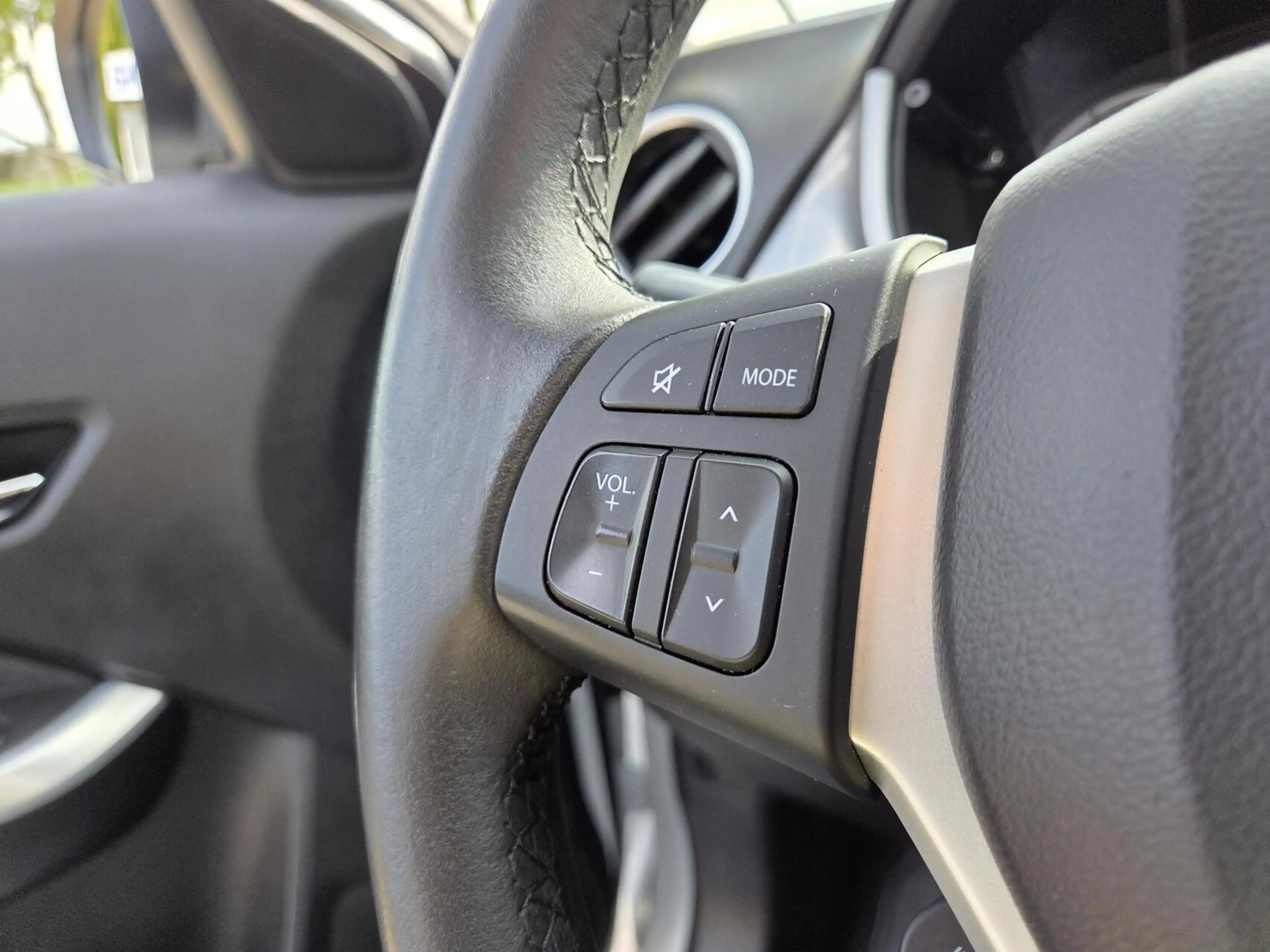 Suzuki Vitara 1.6 High Executive Automaat | Parelmoer / Panorama — photo 40