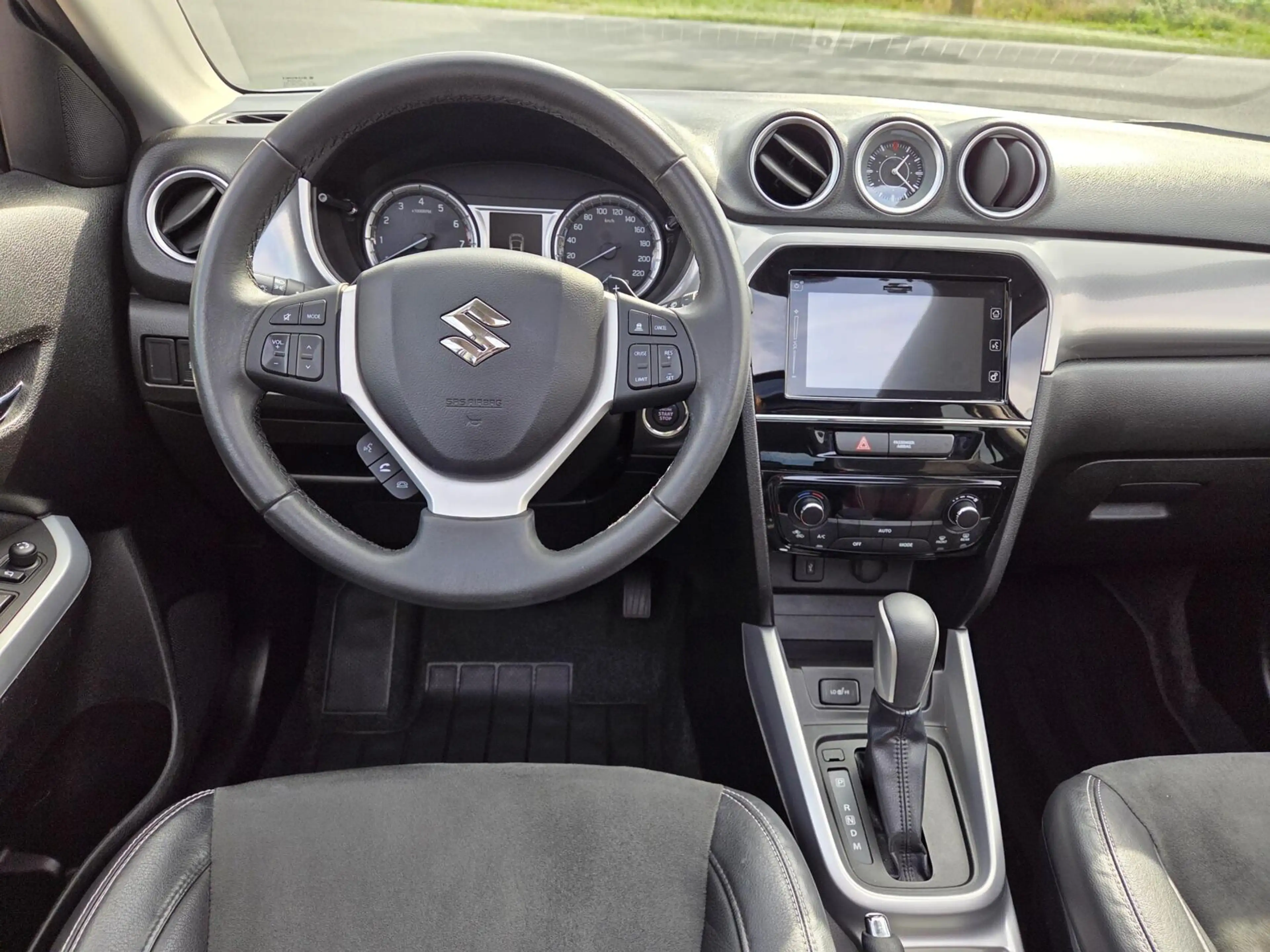 Suzuki Vitara 1.6 High Executive Automaat | Parelmoer / Panorama — photo 8