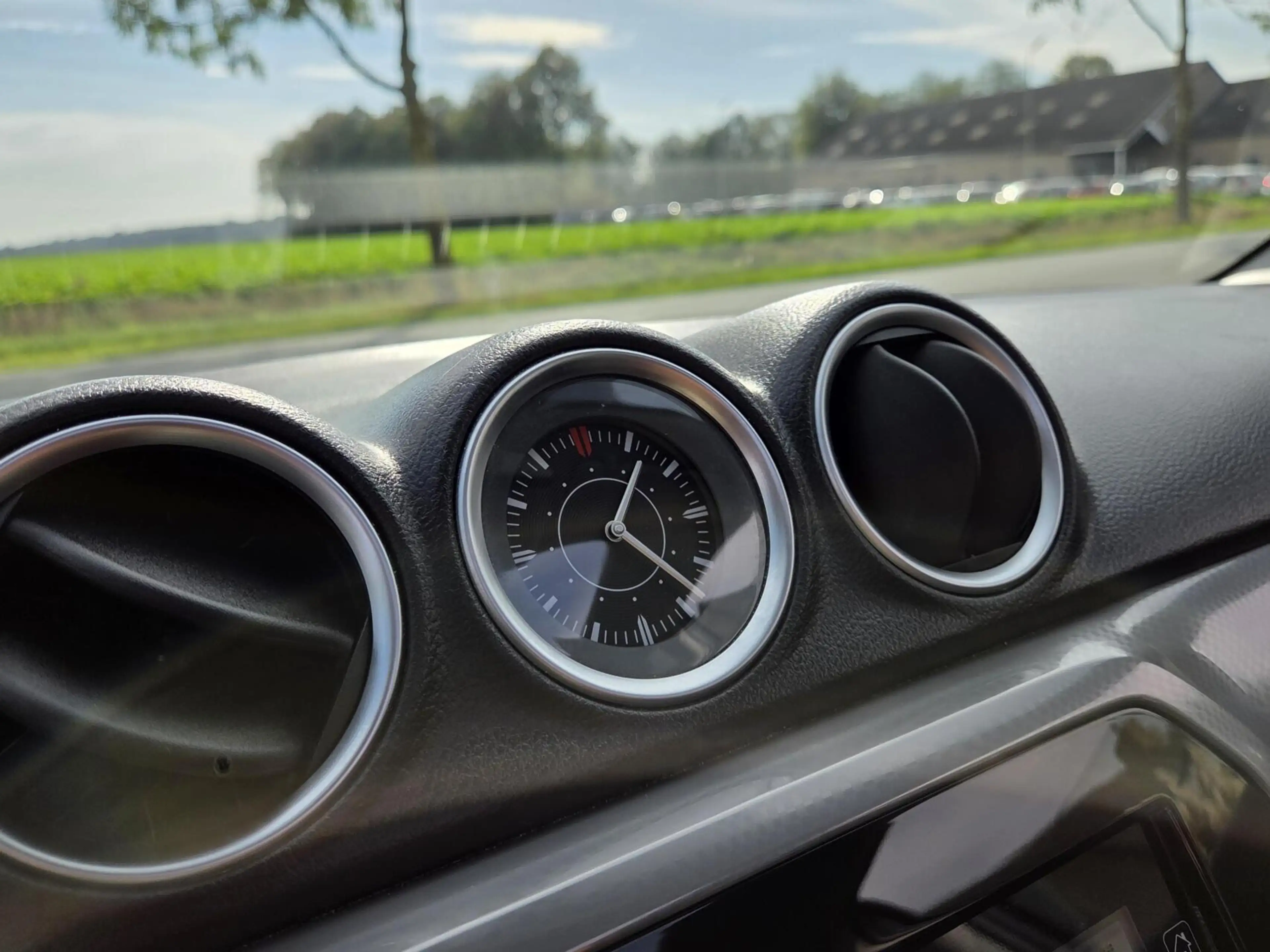Suzuki Vitara 1.6 High Executive Automaat | Parelmoer / Panorama — photo 36