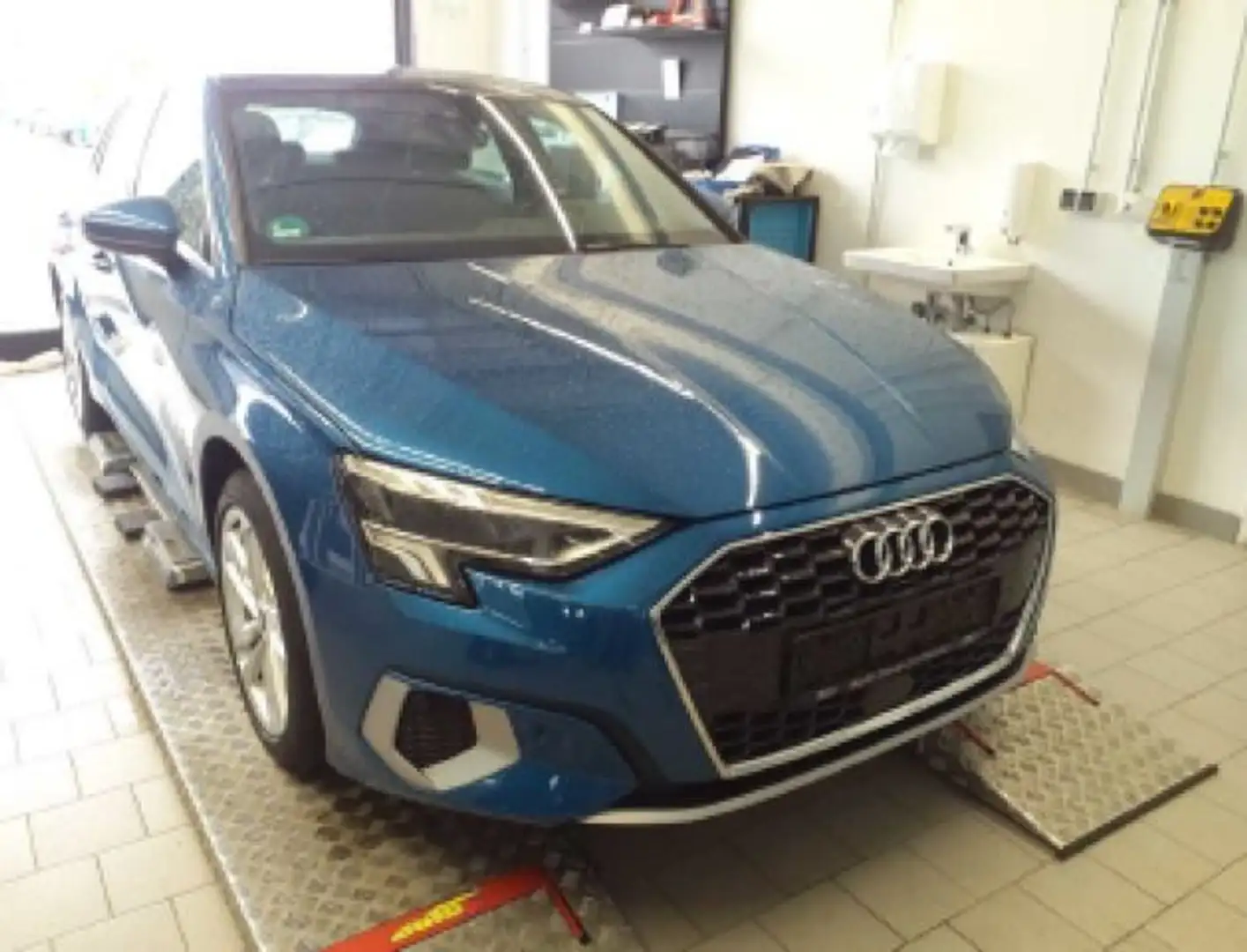 Audi A3 40 TFSI e ADVANCED *PANO*SMARTPHONE Blau - 2