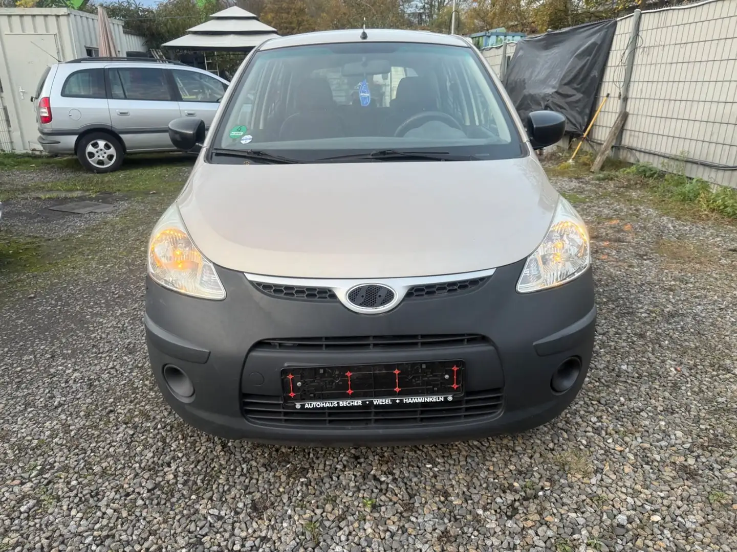 Hyundai i10 Classic Gold - 2