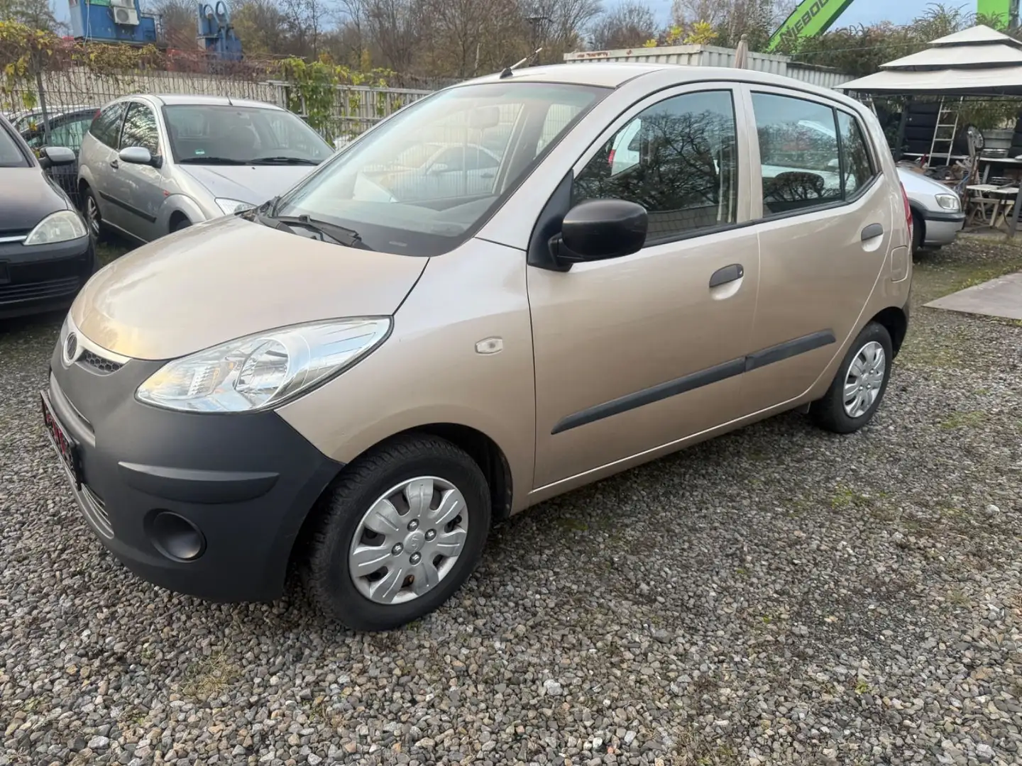 Hyundai i10 Classic Gold - 1