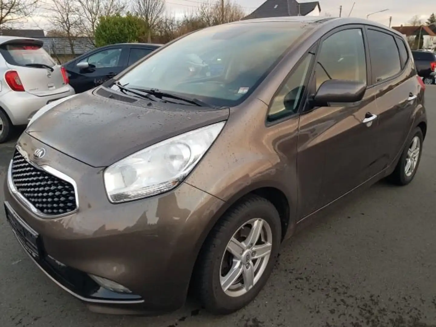 Kia Venga Spirit Anhängerkupplung Sandbeige Met. Beige - 2
