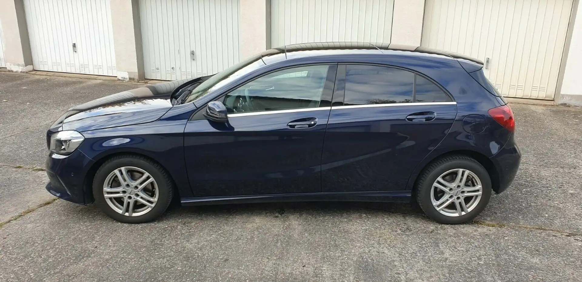 Mercedes-Benz A 160 A 160 Sport 102 PS Unfallfrei/Panoramadach Blau - 1