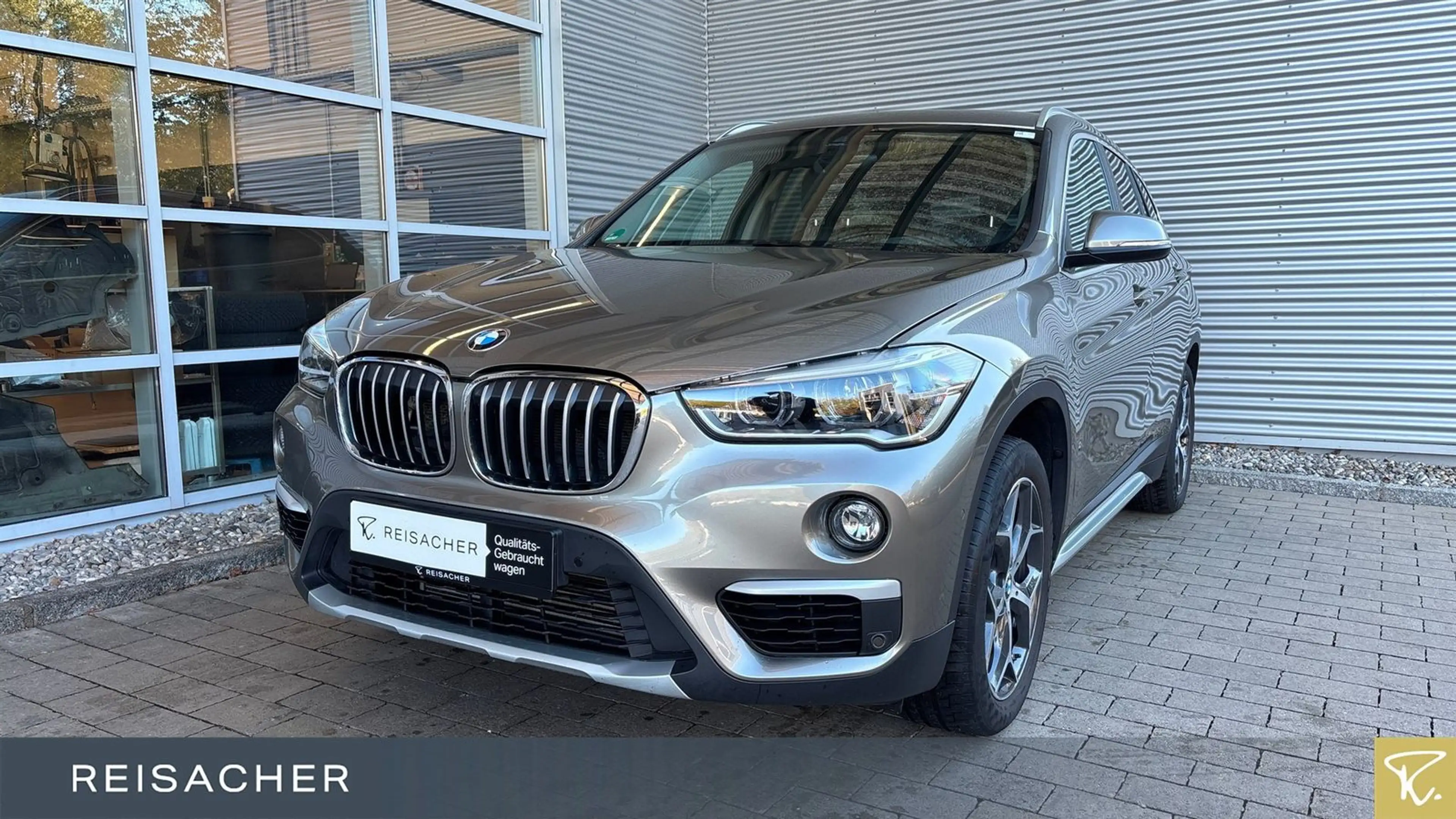BMW X1 xDrive 20i A xLine,Navi,LED,AHK,KlimaA,8fach