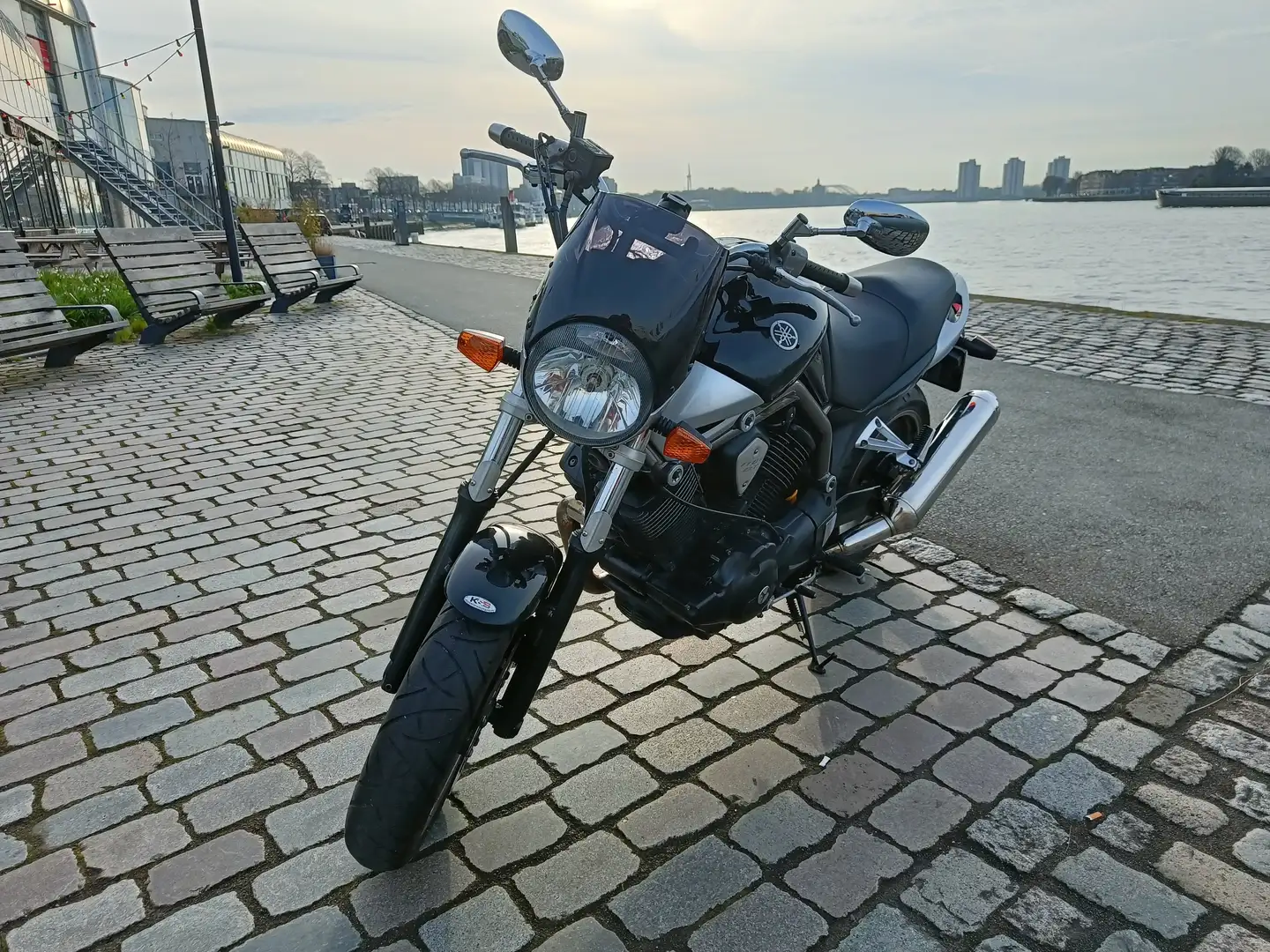 Yamaha BT 1100 Bulldog Czarny - 2