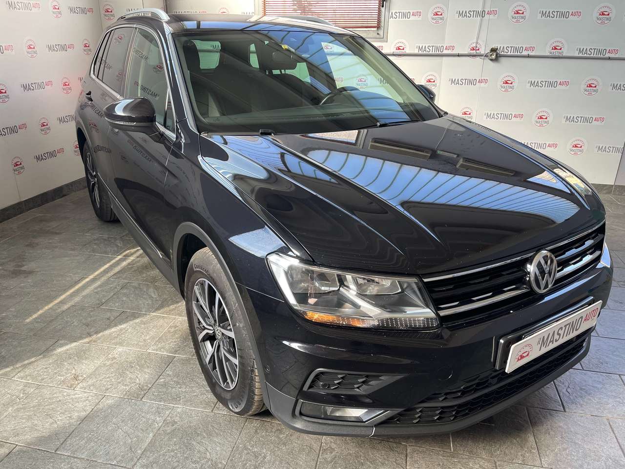 Volkswagen Tiguan 2.0 tdi Business 150CV DSG - GARANZIA 24 MESI