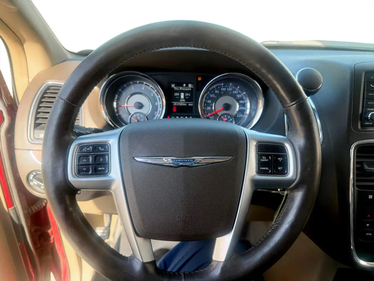 Chrysler Town & Country photo Chrysler Town & Country