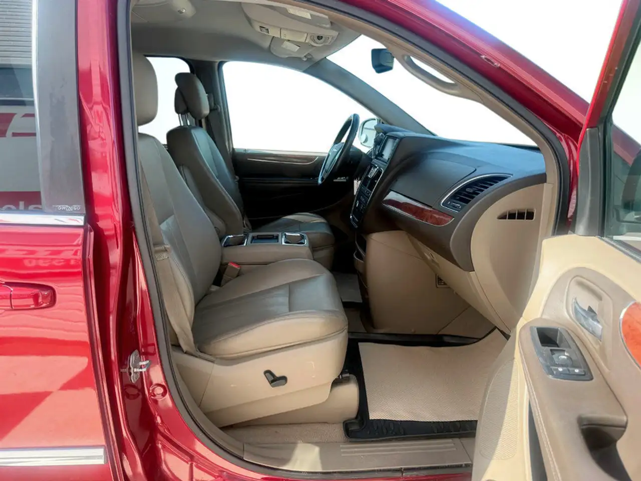 Chrysler Town & Country photo Chrysler Town & Country