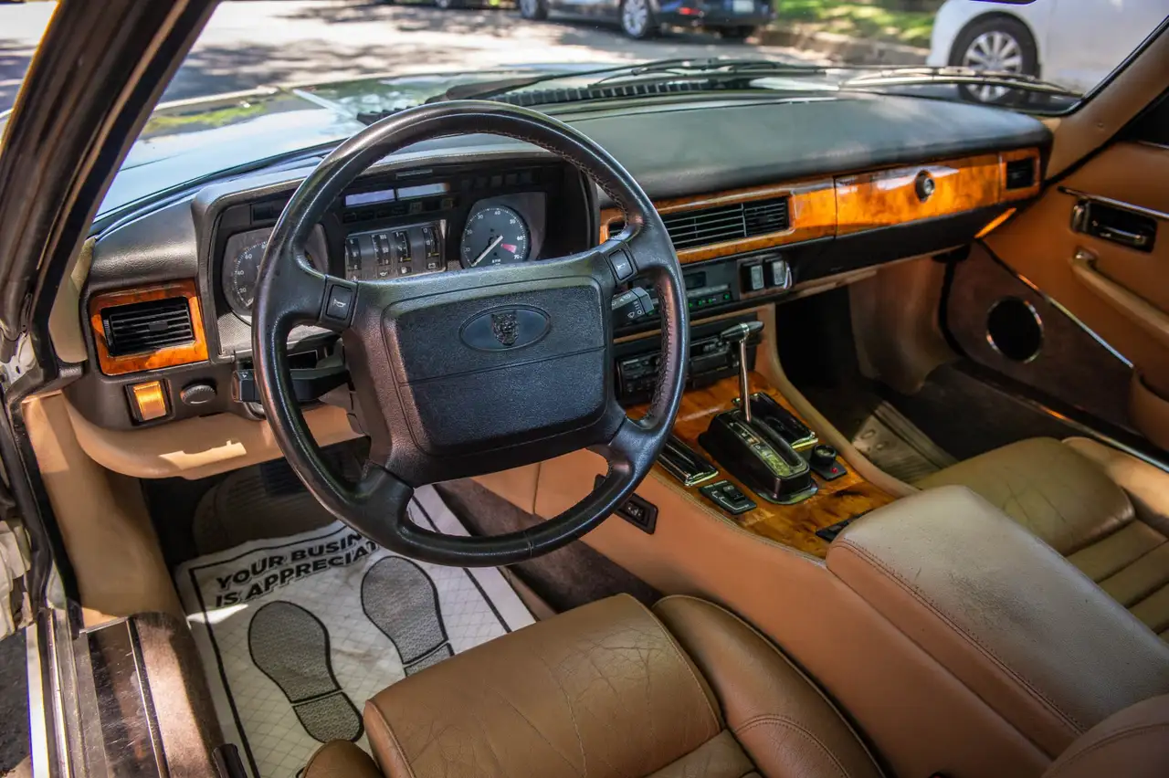 Jaguar XJS снимка Jaguar XJS