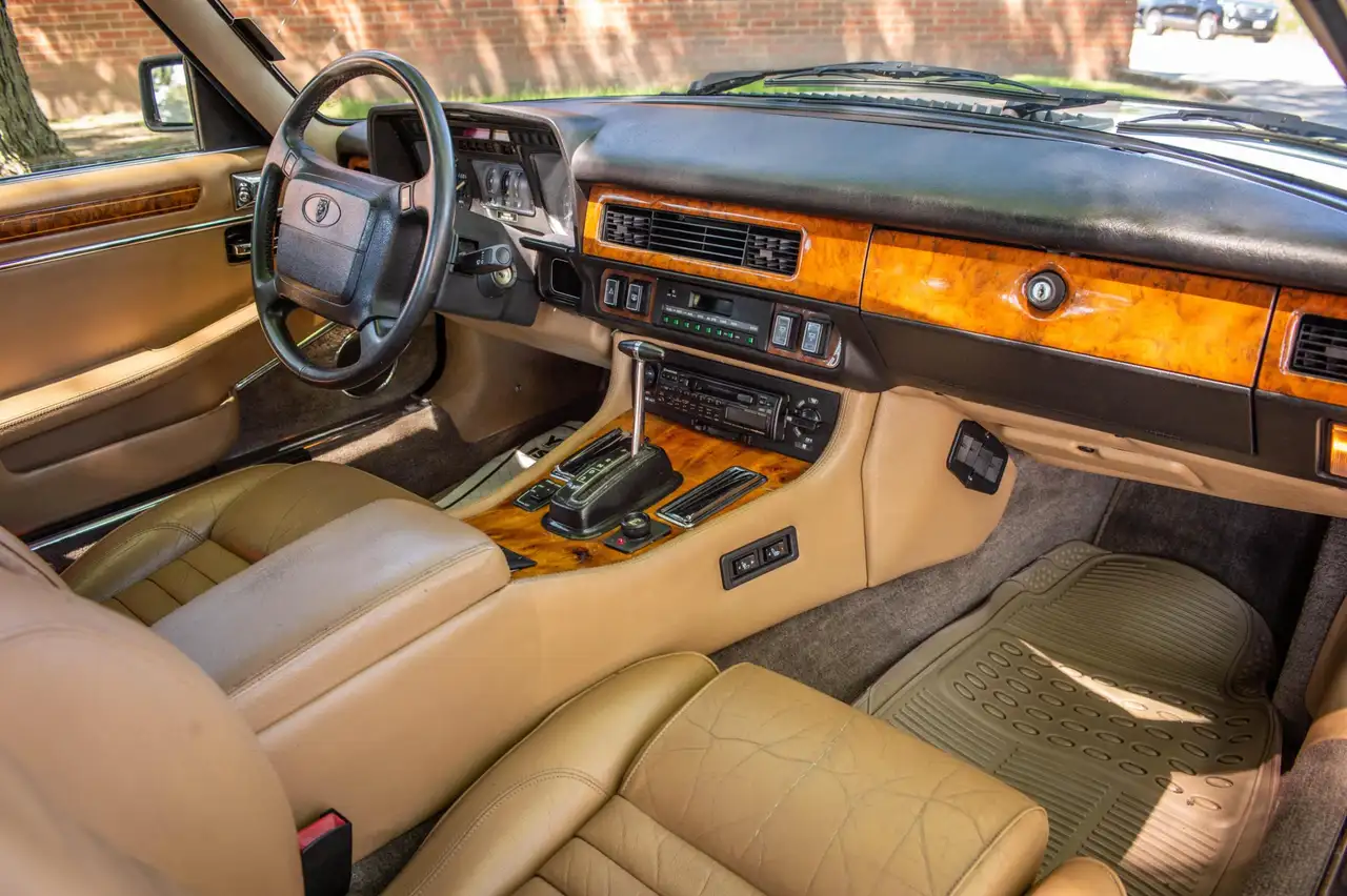 Jaguar XJS снимка Jaguar XJS